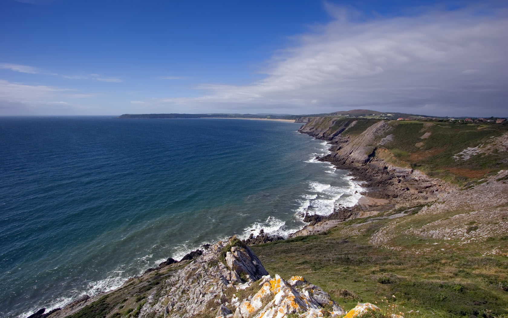Desktop wallpaper of the sea and cliffs at Pennard Bay on the Gower in