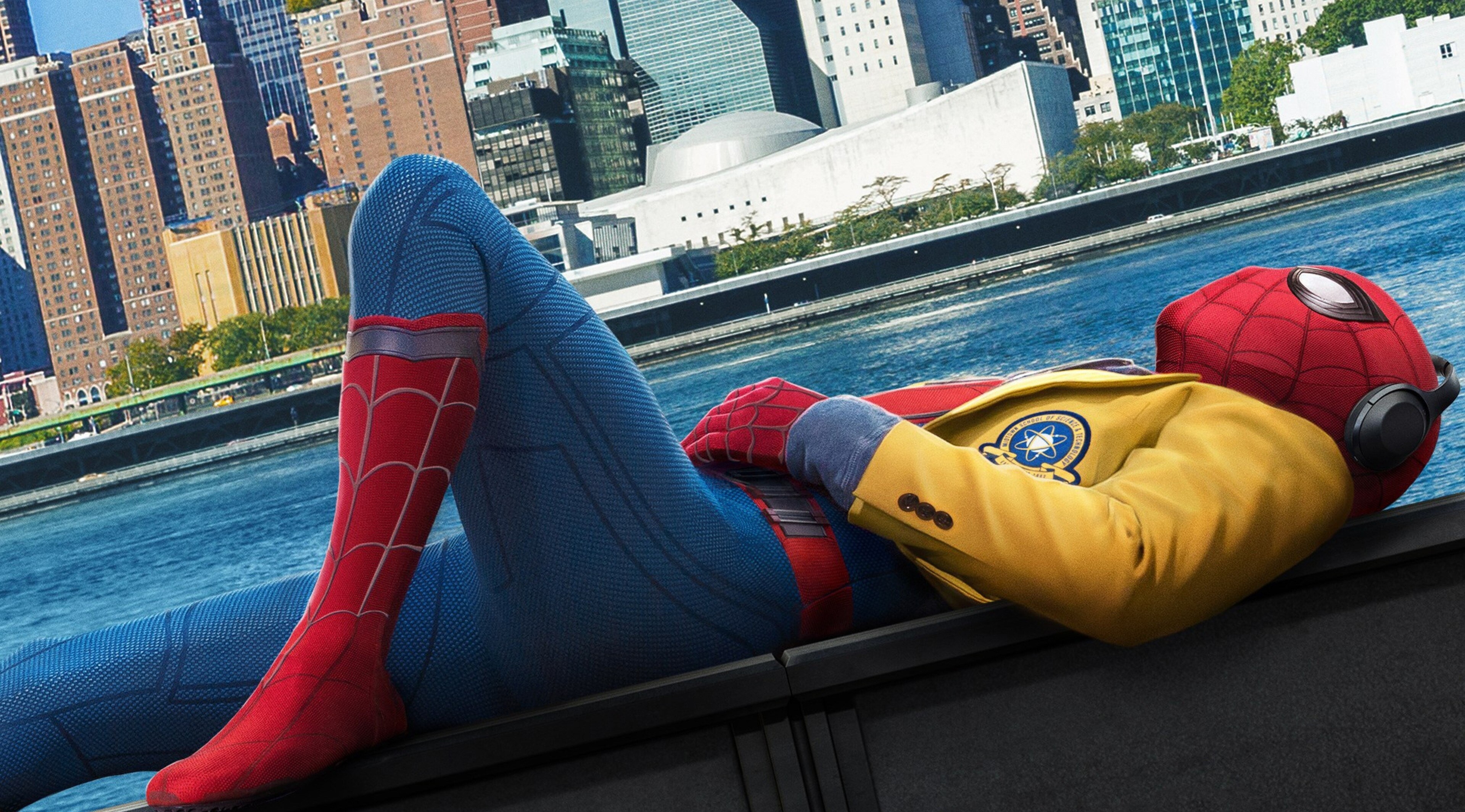 Spiderman: Những trải nghiệm đầy kịch tính và hấp dẫn của siêu anh hùng Spiderman chắc chắn sẽ khiến bạn say đắm. Theo chân Peter Parker và cảm nhận những hành động đầy sức mạnh, tốc độ và khả năng đột phá vượt qua mọi thử thách.
