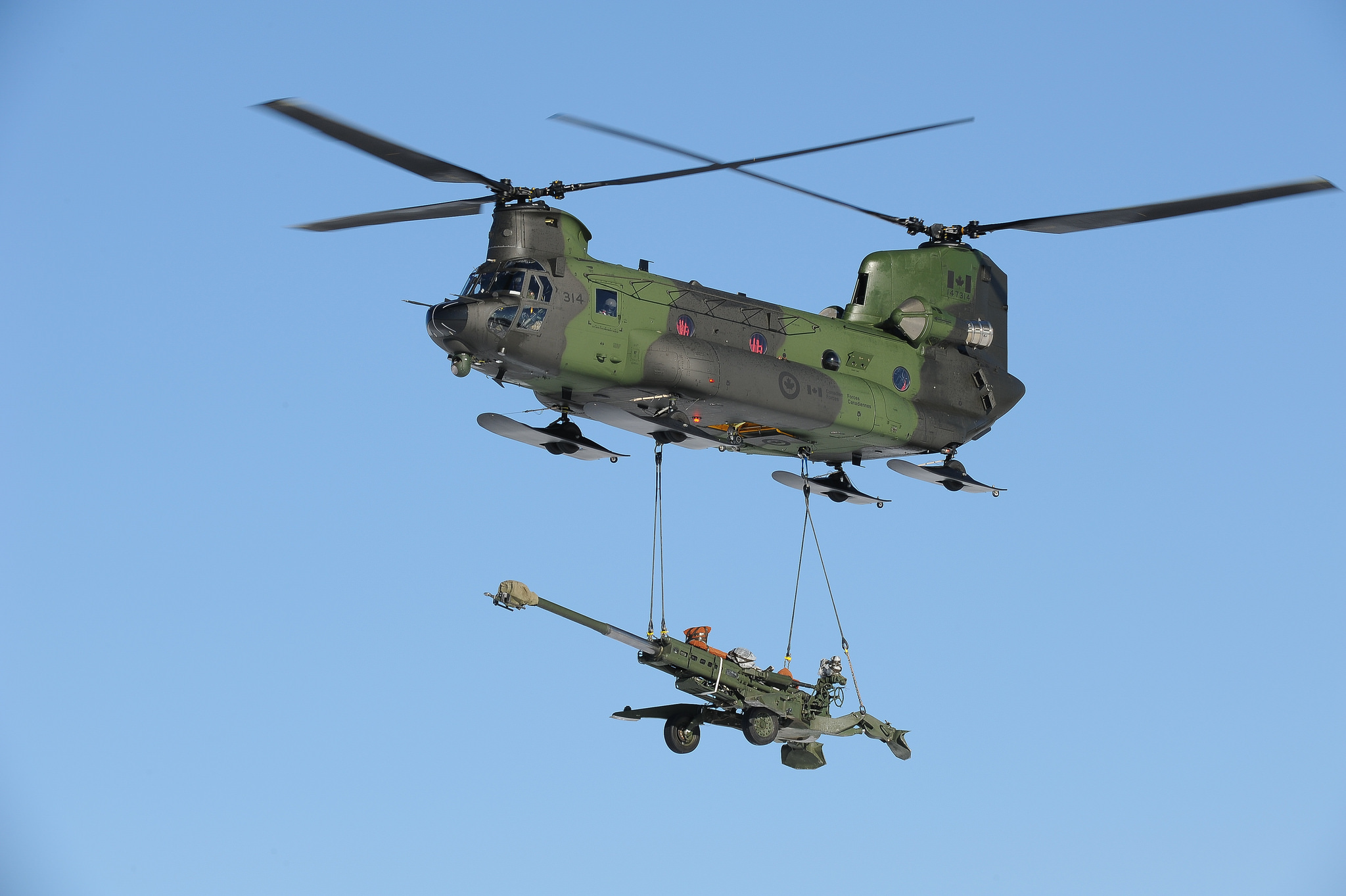 Ch Chinook Military Transport Helicopter M777 Howitzer
