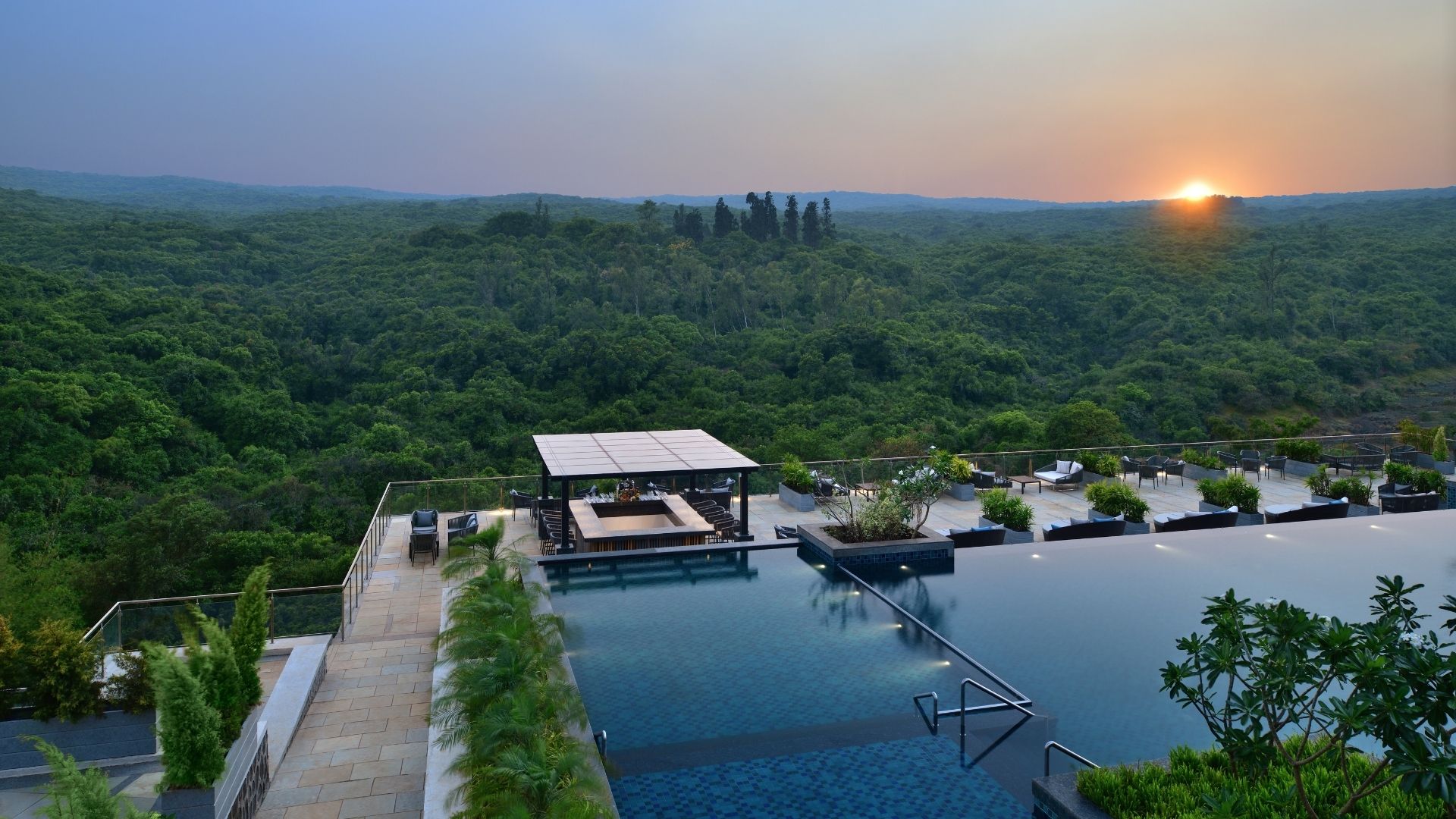 In Mahabaleshwar The New Courtyard By Marriott Offers Gorgeous