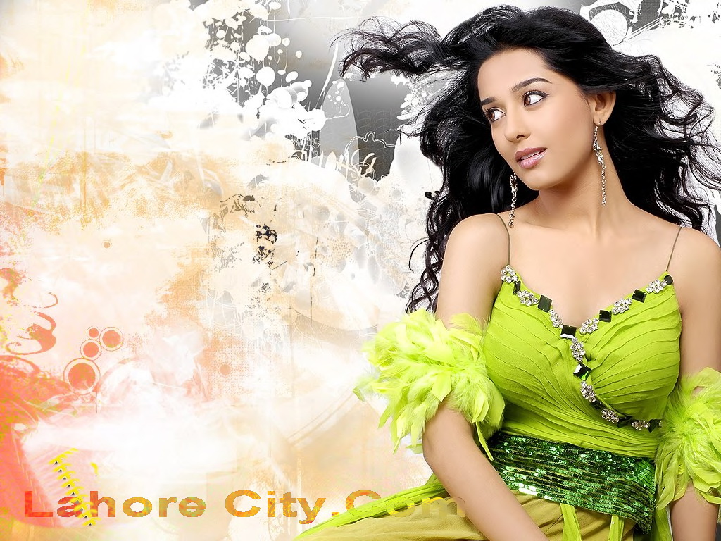 Amrita Rao Hot HD Wallpaper