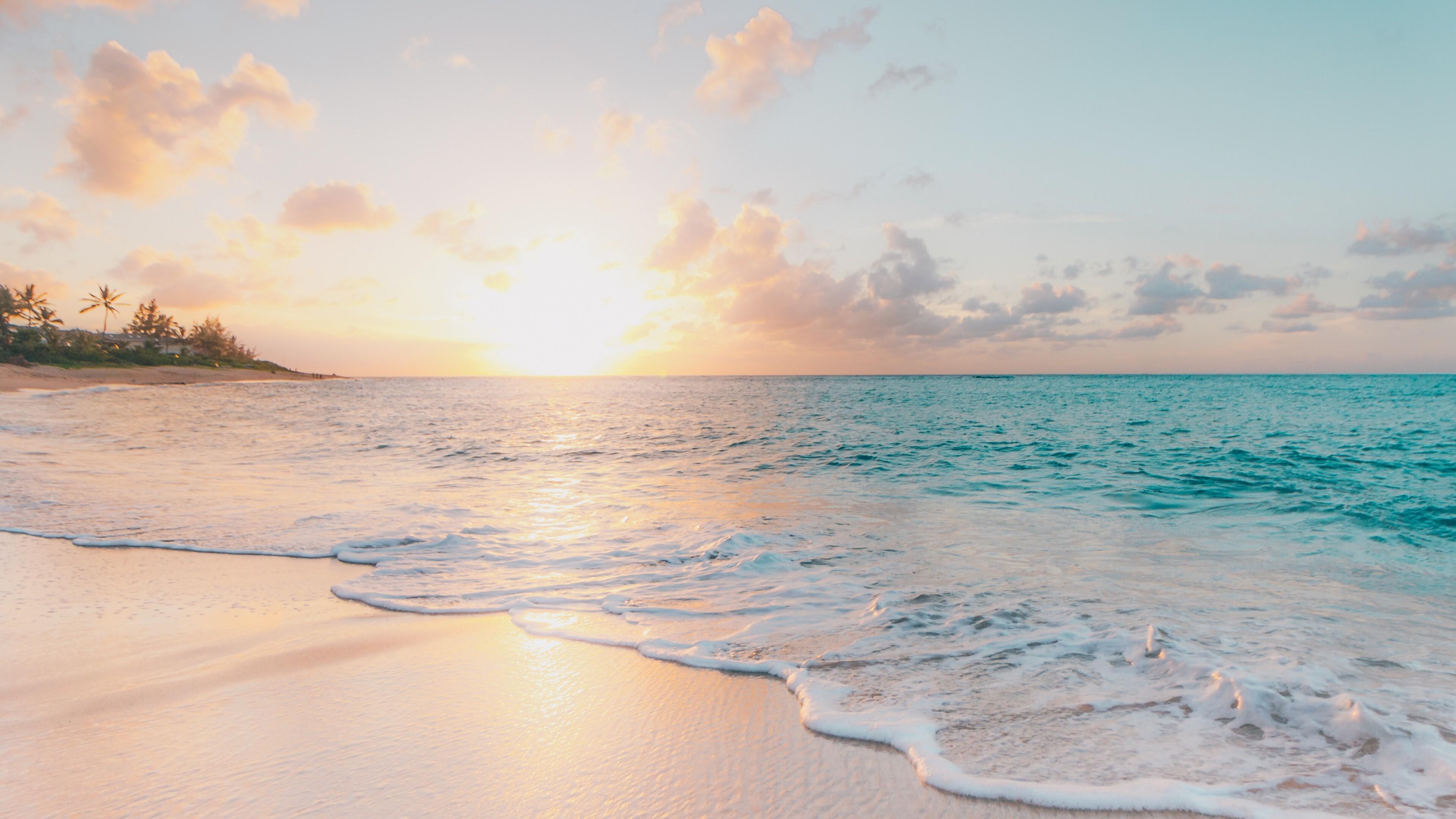 Beautiful Sunrise On The Ocean Water HD Wallpaper