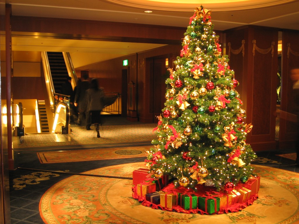 Christmas Tree Decorations Lights HD Wallpaper Of