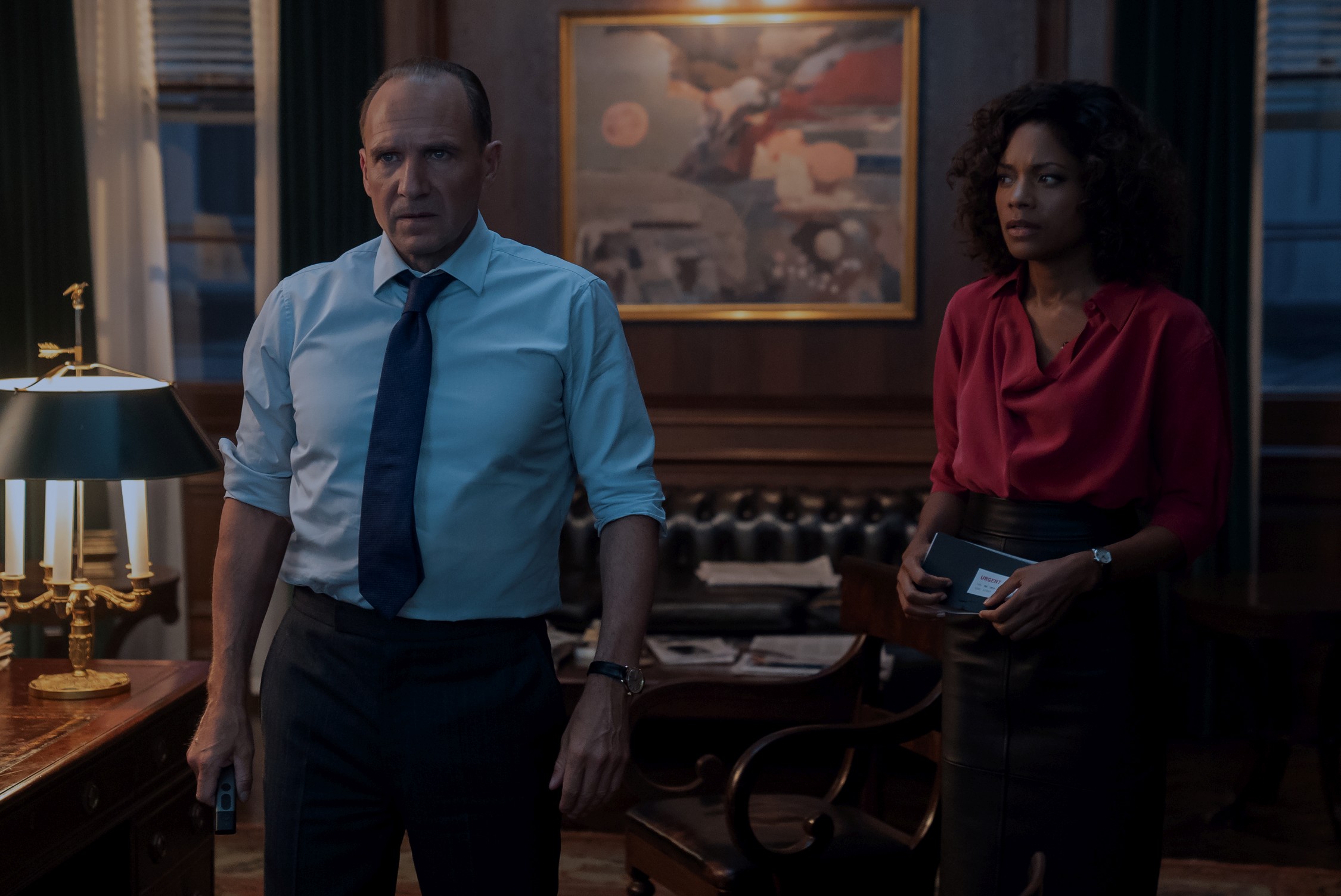 Eve Moneypenny M Ralph Fiennes Naomie Harris Wallpaper