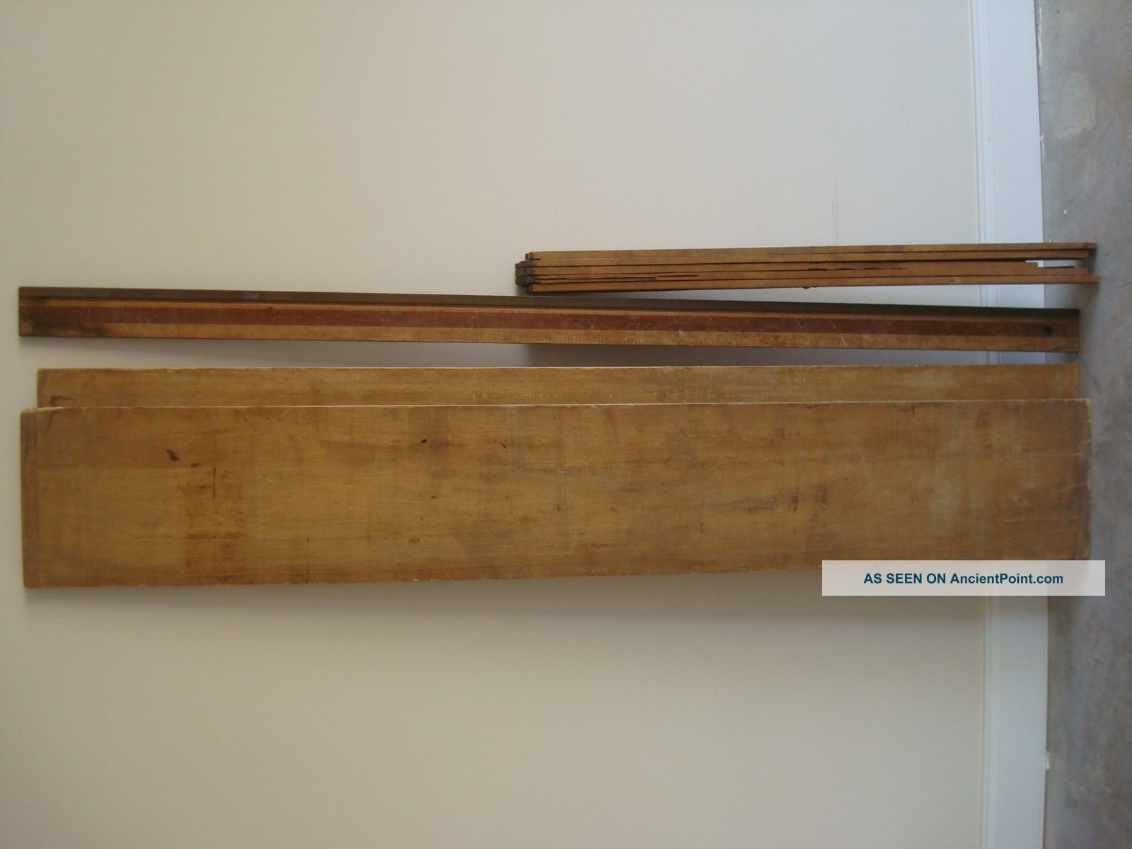 Handsome Ridgely Antique Wallpaper Hangers Table Marked And