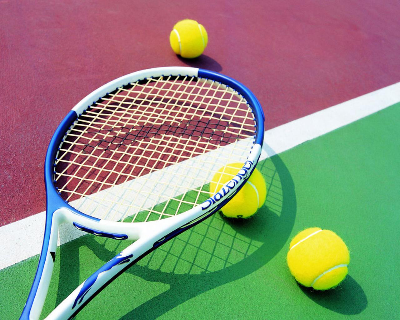 Tennis Racket And Balls Wallpaper HD