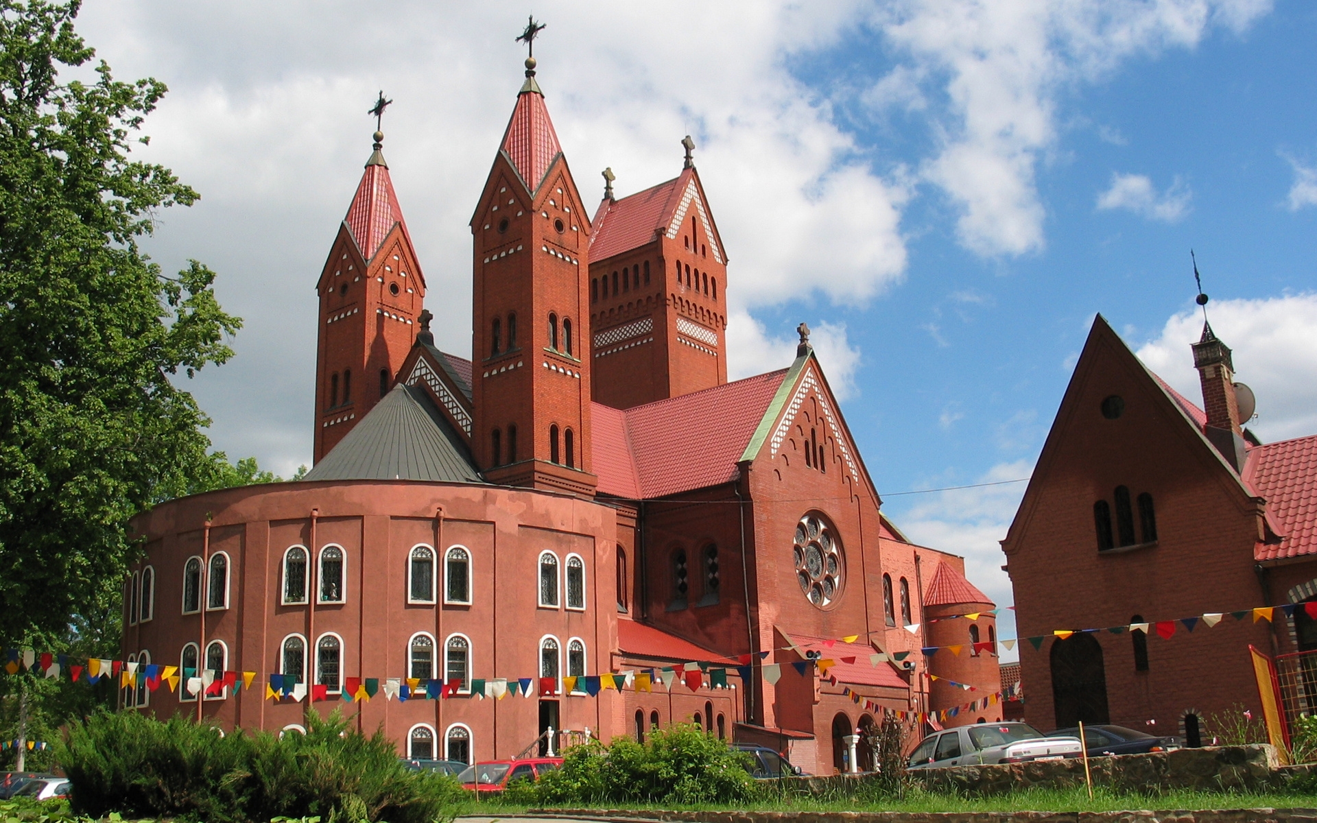 Minsk Church Car Wallpaper HD City 4k Image