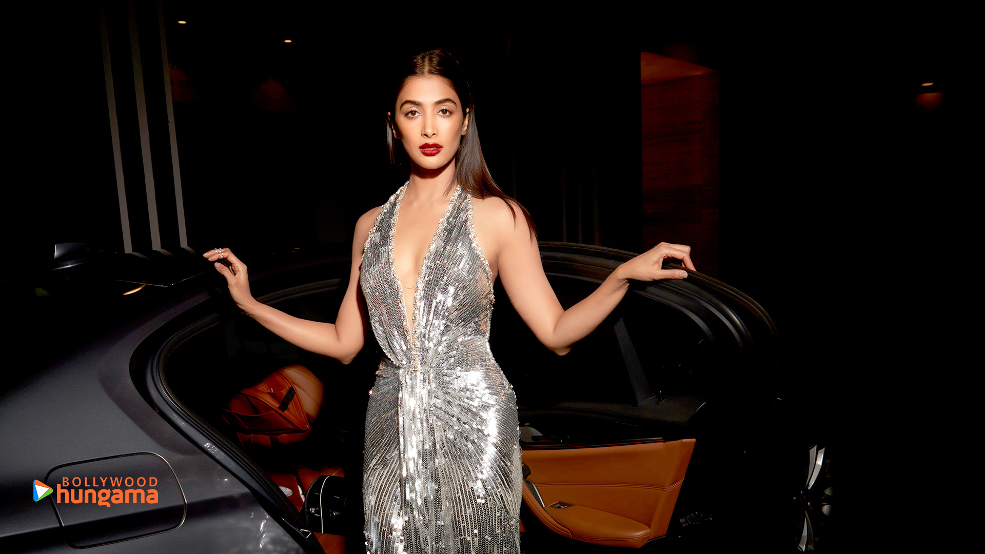 Pooja Hegde Wallpaper