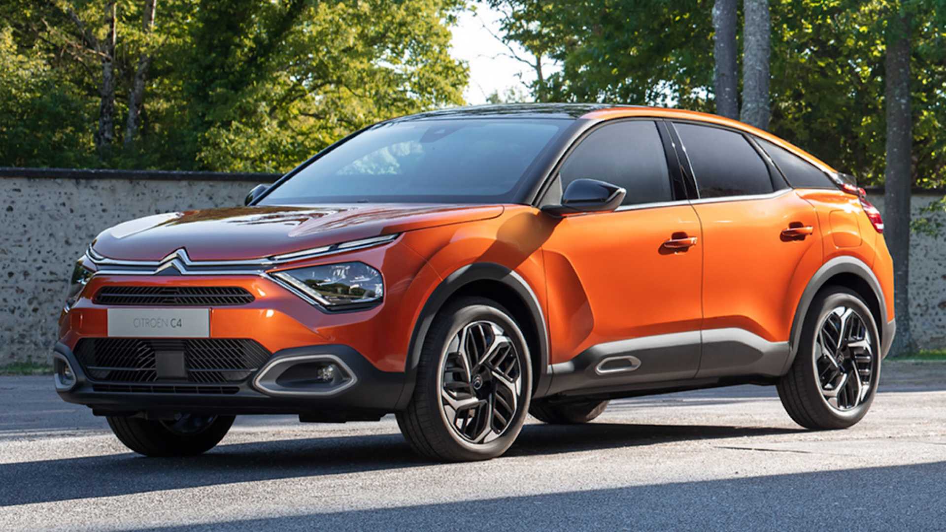 Citroen C4 Debuts New Look Will Offer All Electric Model