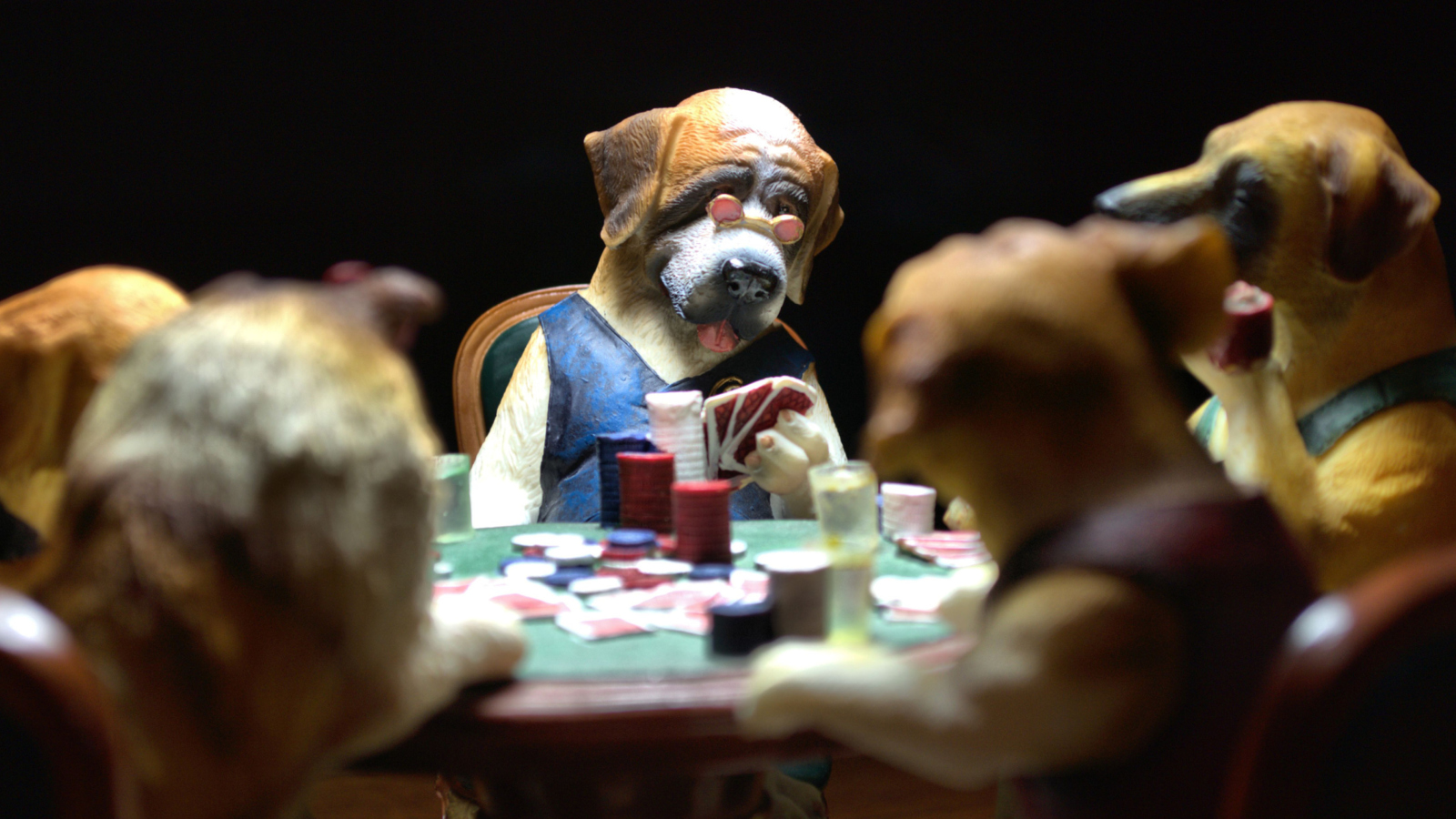 Dogs Playing Poker Mobile Wallpaper