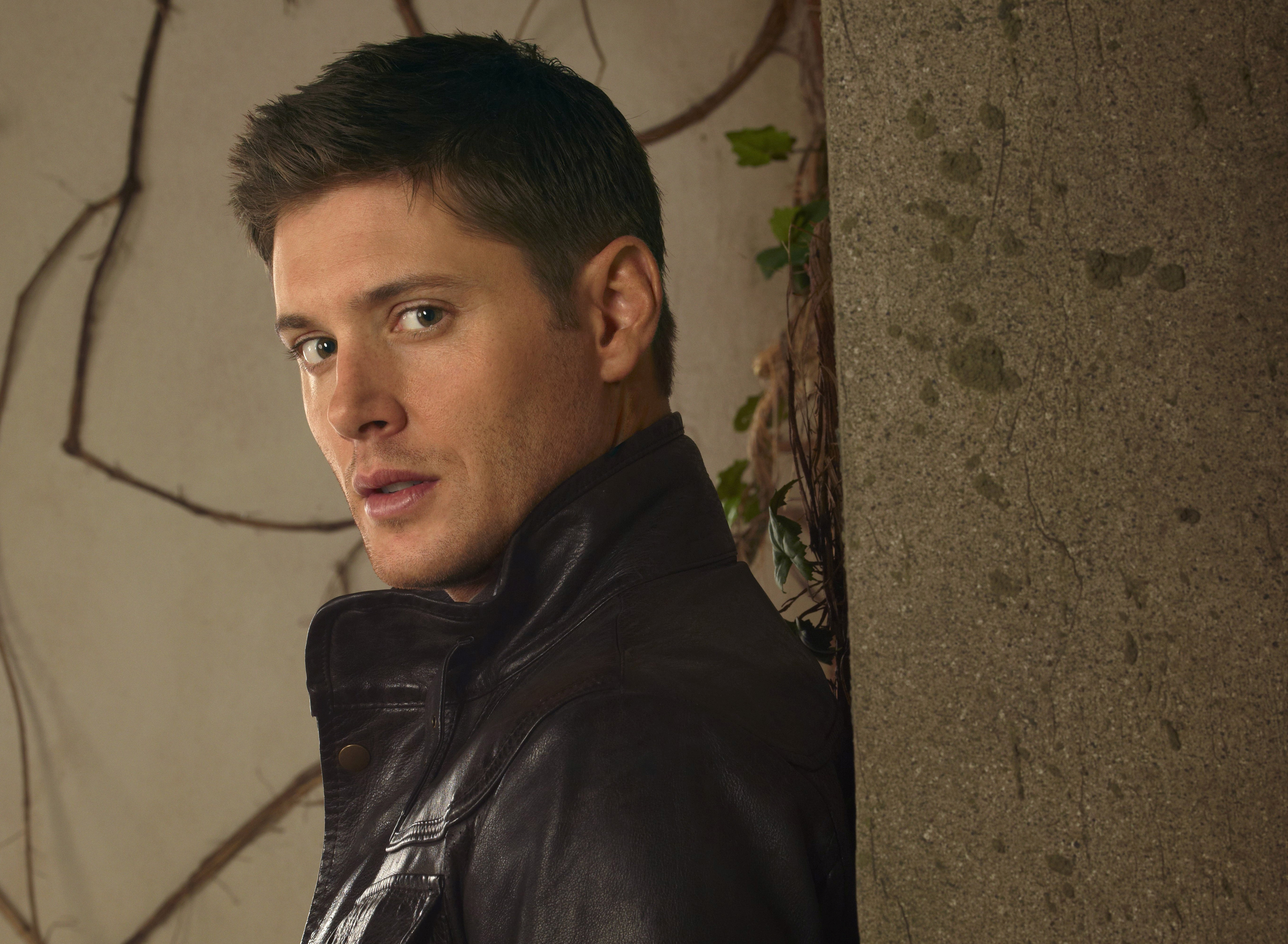 Jensen Ackles' Blue Hair Mohawk: A Fan Favorite Look from Supernatural - wide 6