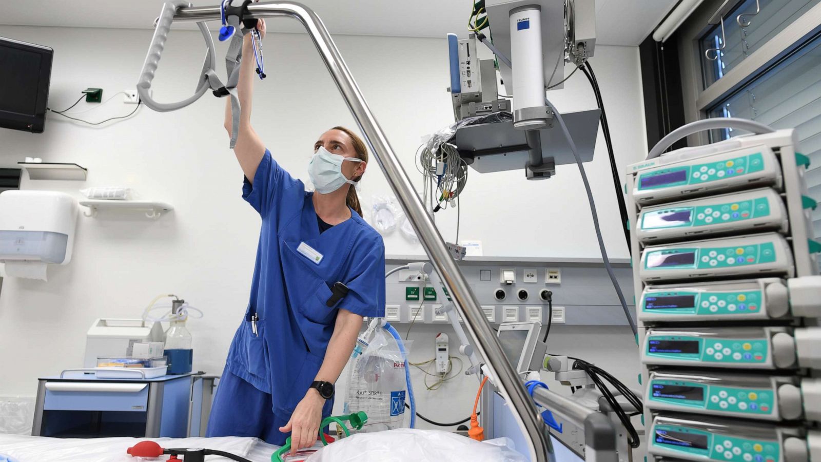 Anesthesiologists Hailed As Special Heroes In Fight Against