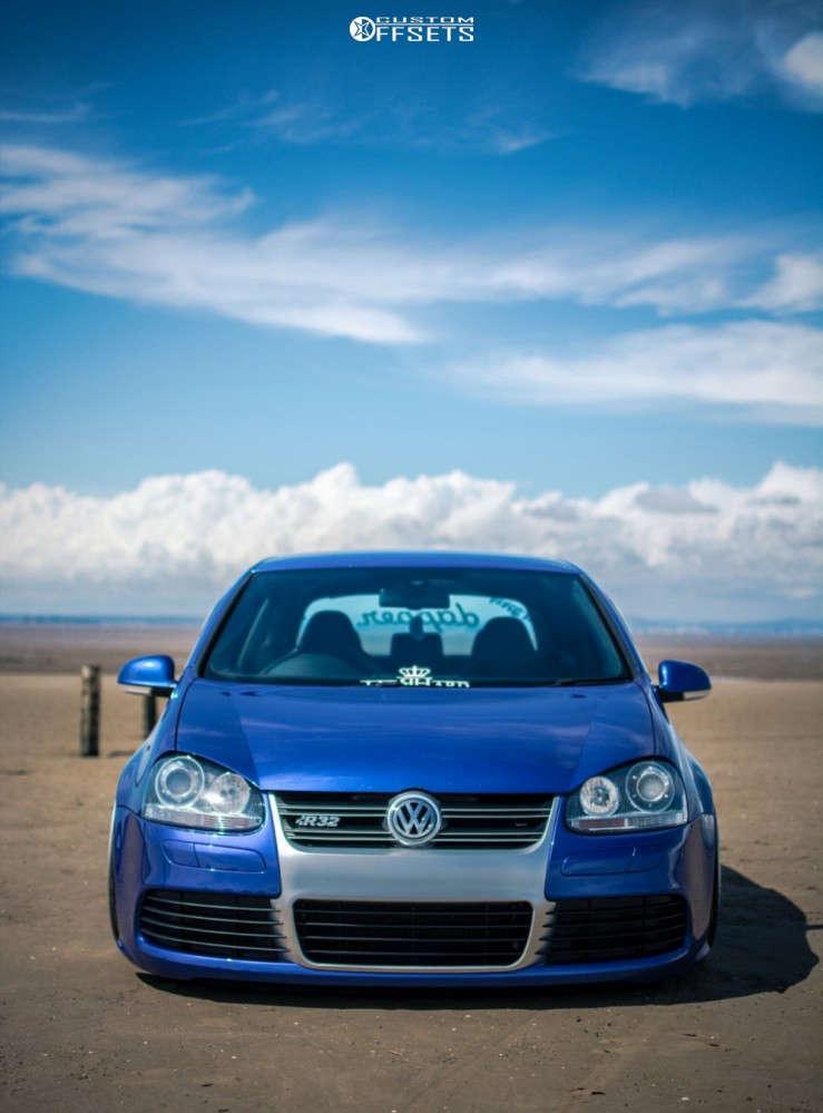 Volkswagen R32 With Rotiform Spf And 35r18