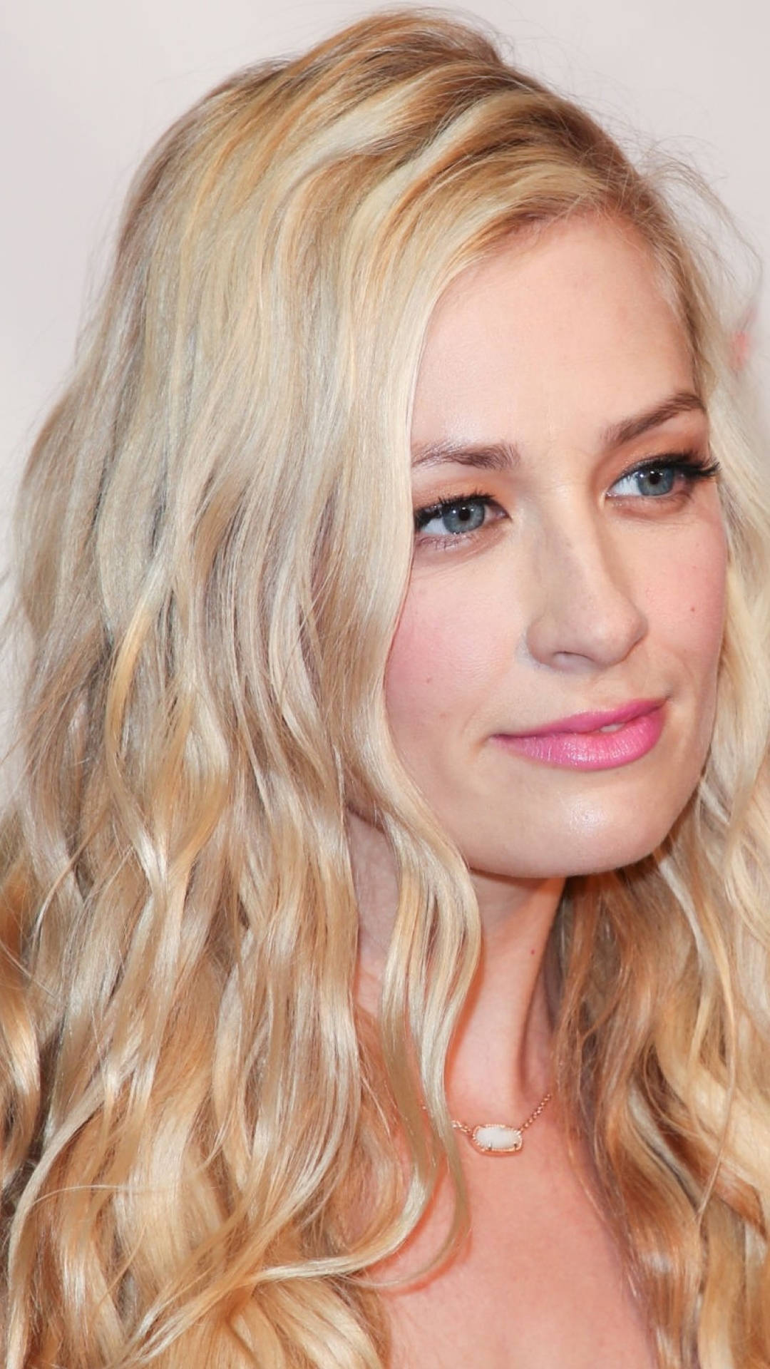 Beth Behrs Picture Wallpaper