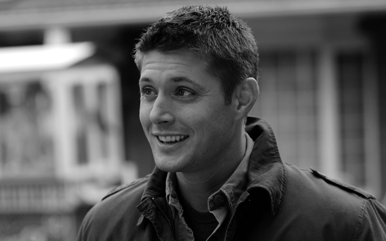 Dean Winchester Supernatural Wallpaper