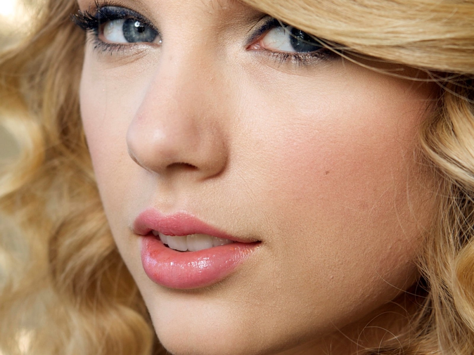 Taylor Swift Closeup Wallpaper Stock Photos