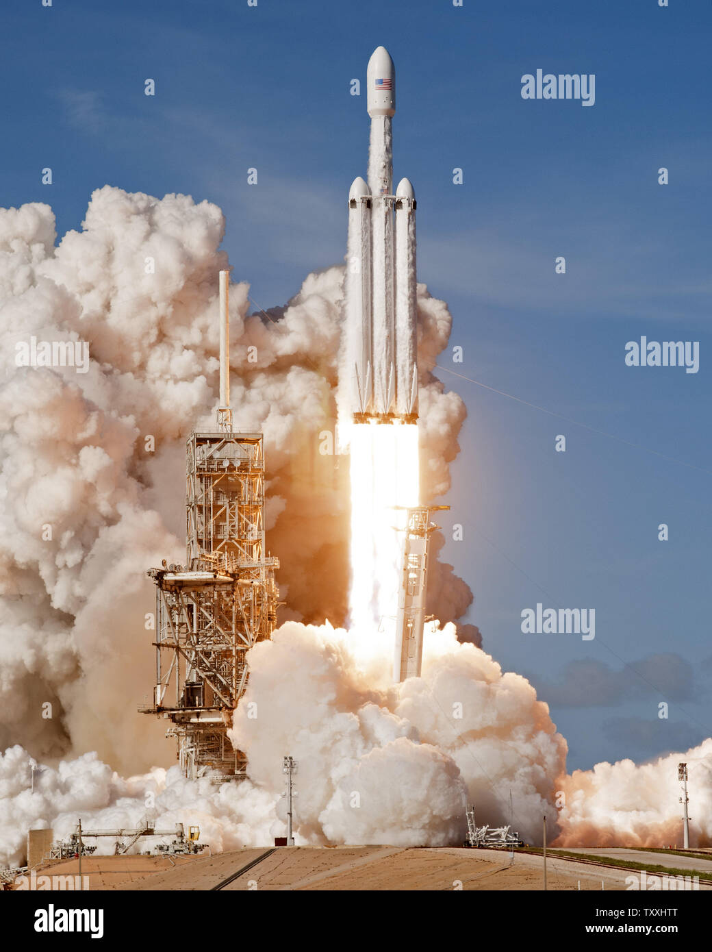 Spacex Falcon Heavy Hi Res Stock Photography And Image