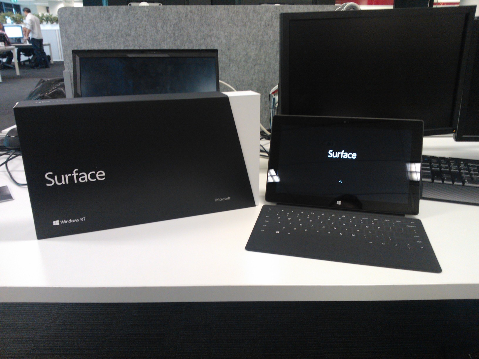 Description Microsoft Surface Tablet Puter And Its Box Jpg