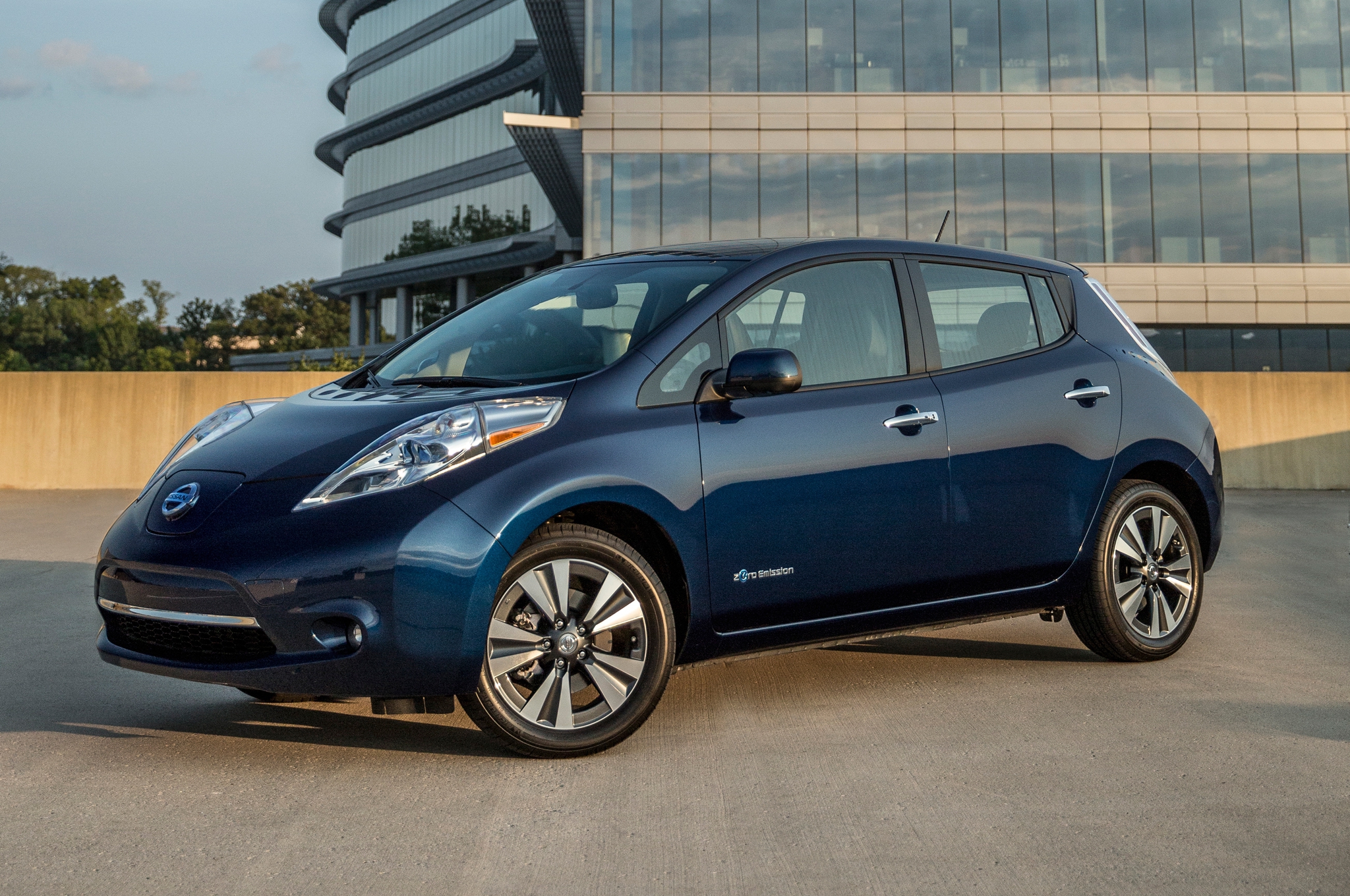 Nissan Leaf Wallpaper Image Photos Pictures Background