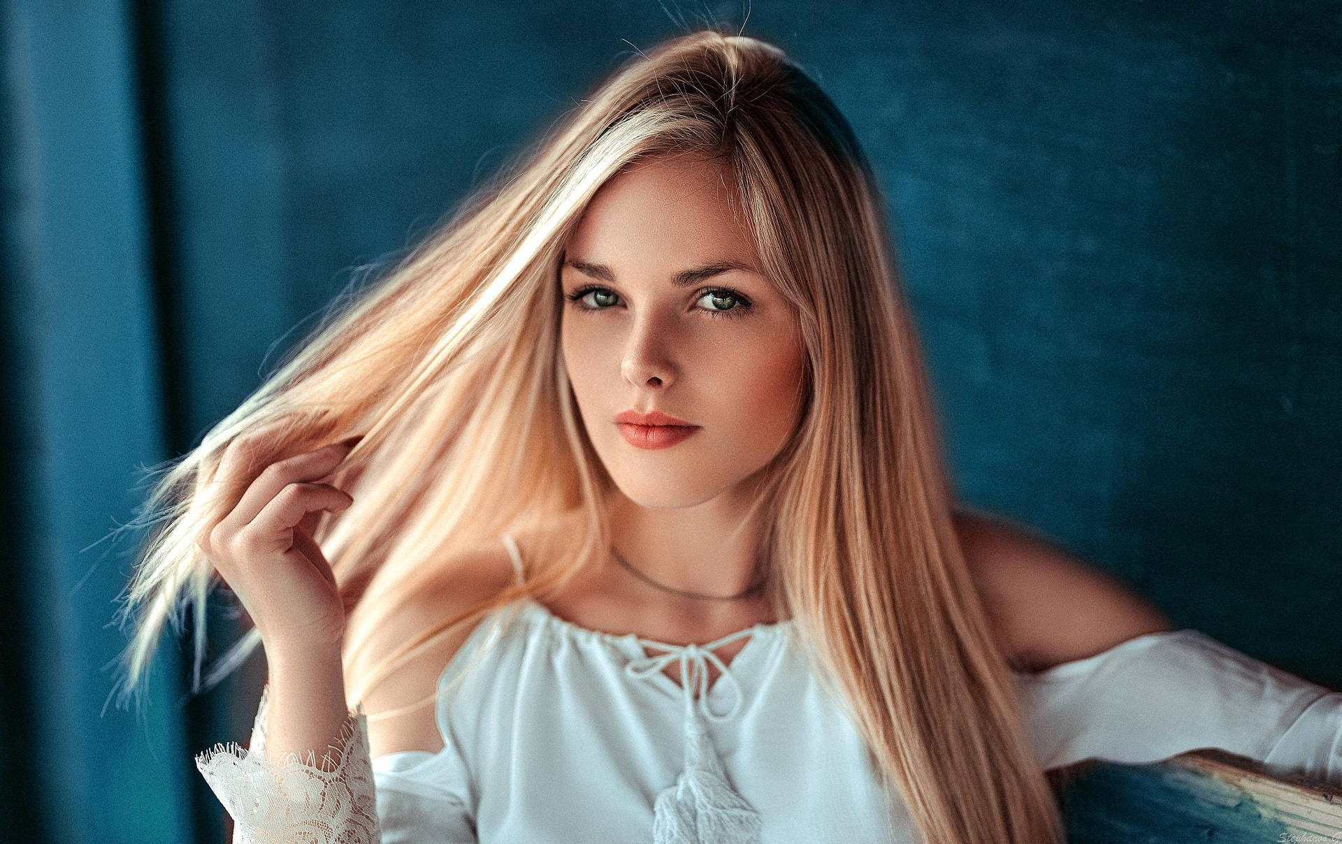 Blonde Woman Wallpaper
