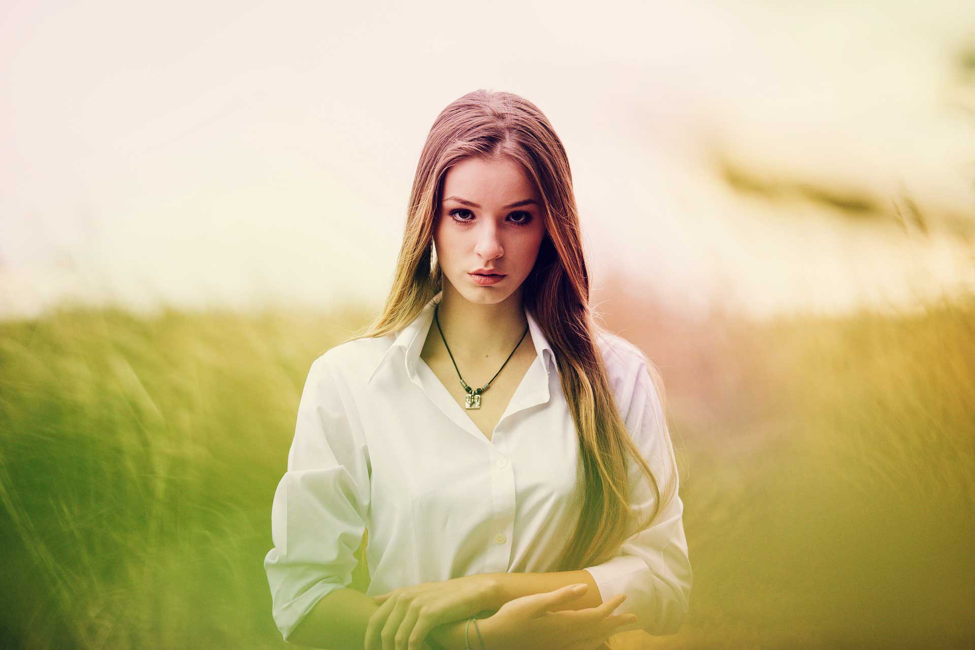 Alone Sad Girl Wallpaper