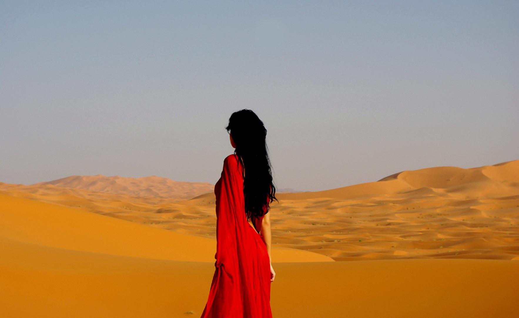 Sahara Girl Wallpaper HD Pw