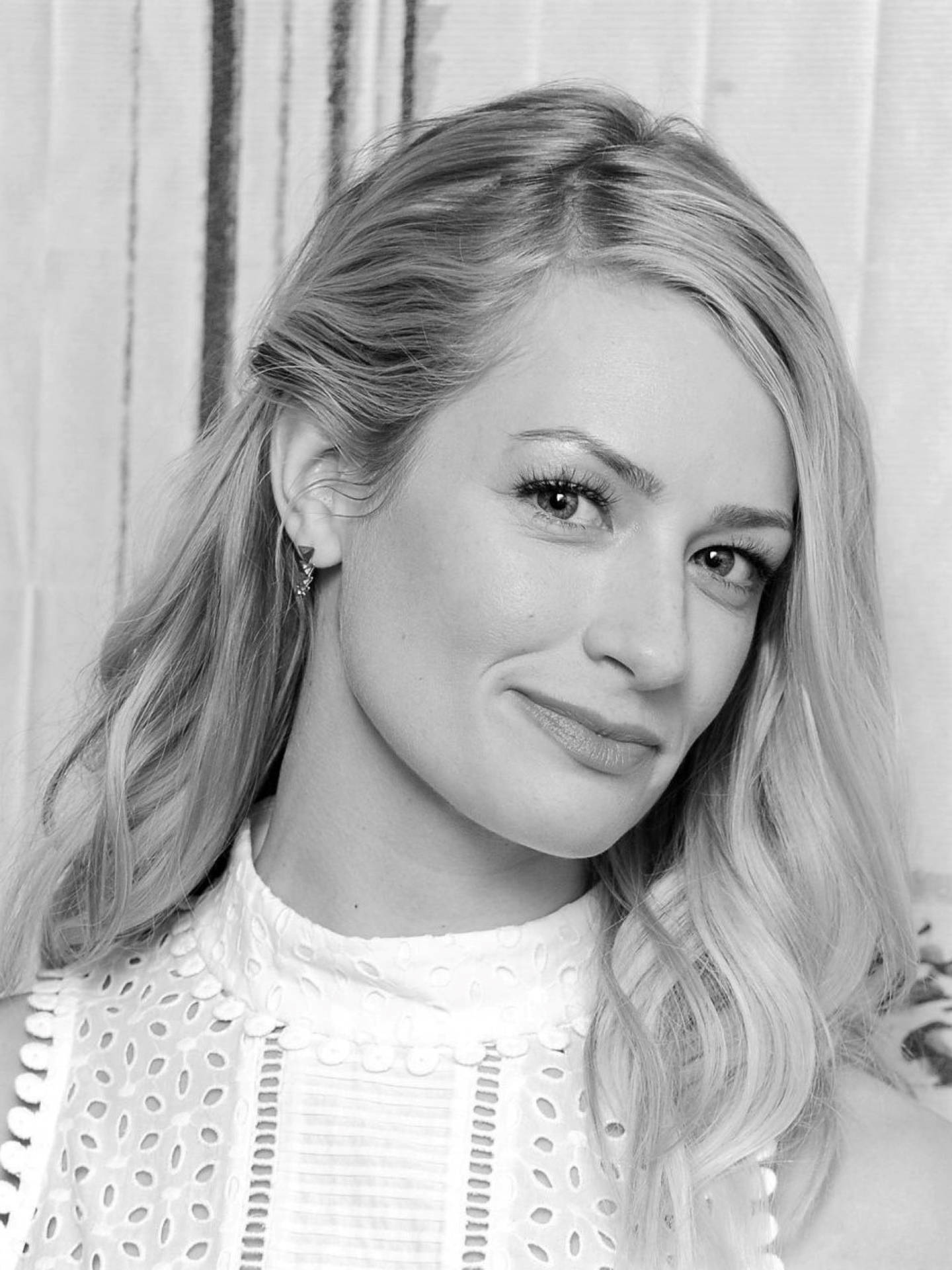 Fonds D Cran Beth Behrs Wallpaper