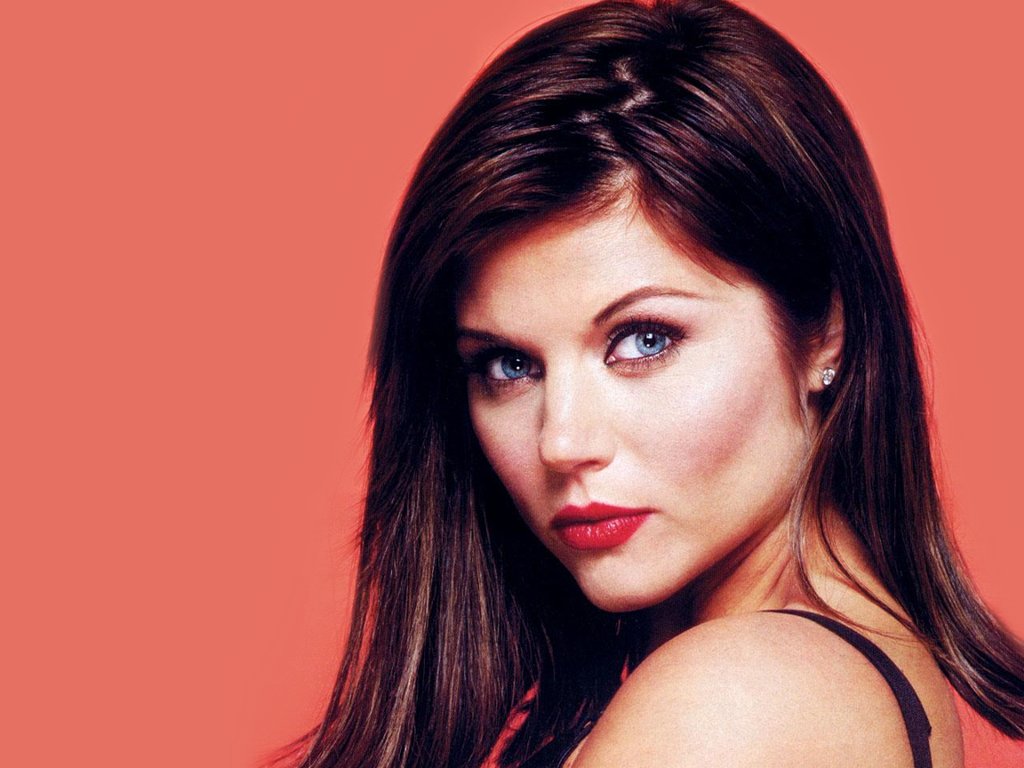Wallpaper And Pictures Of Tiffani Amber Thiessen