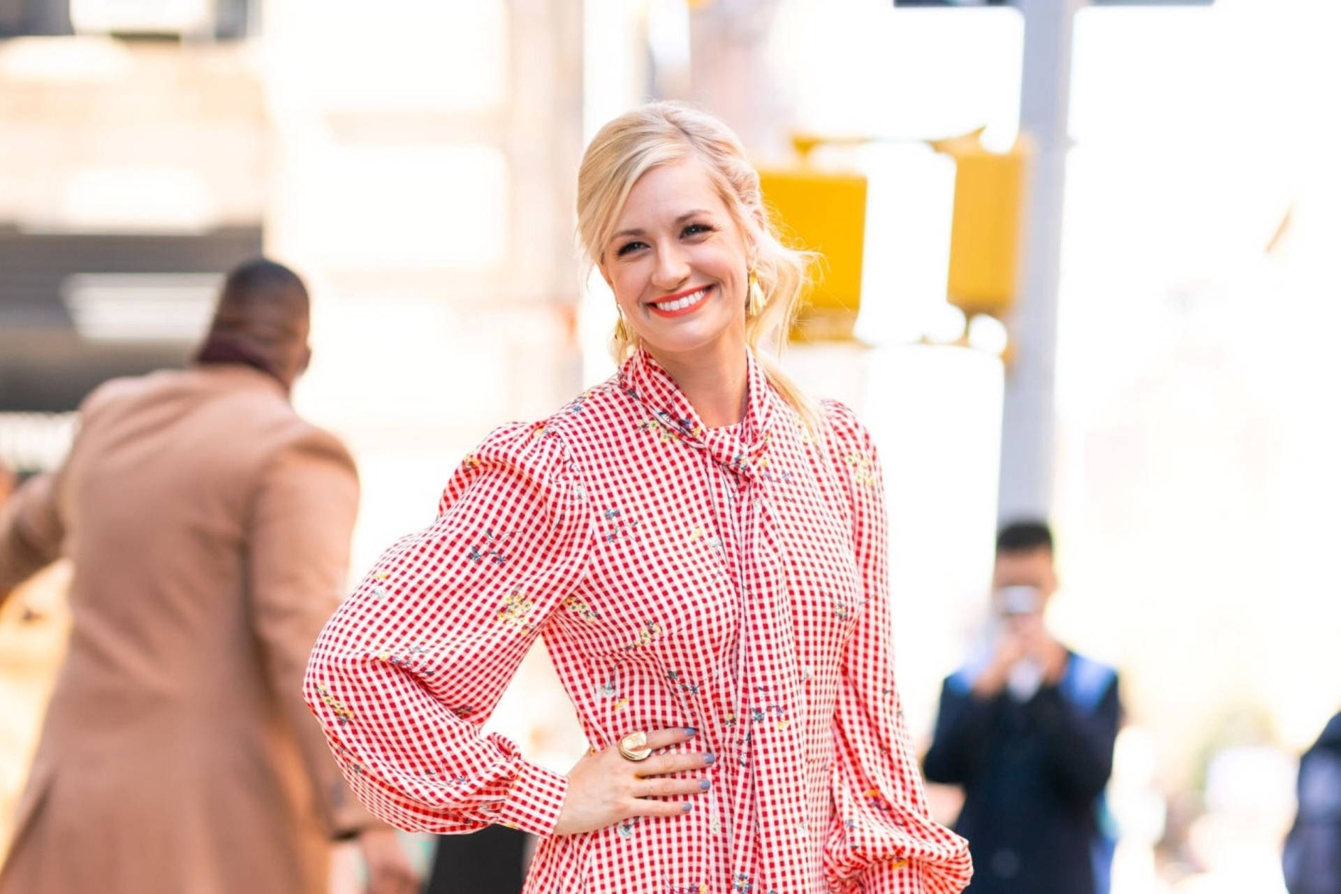 Actress Beth Behrs Speaking At The Aol Build Series Wallpaper