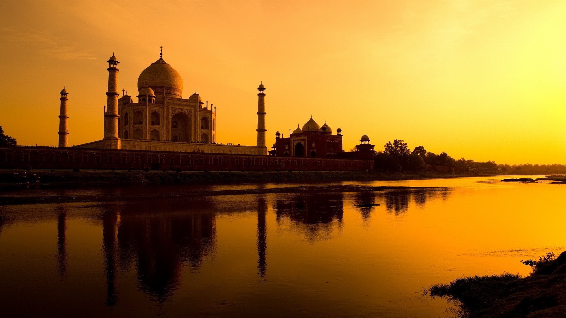 River At The Foot Of Taj Mahal Sunset Desktop Wallpaper