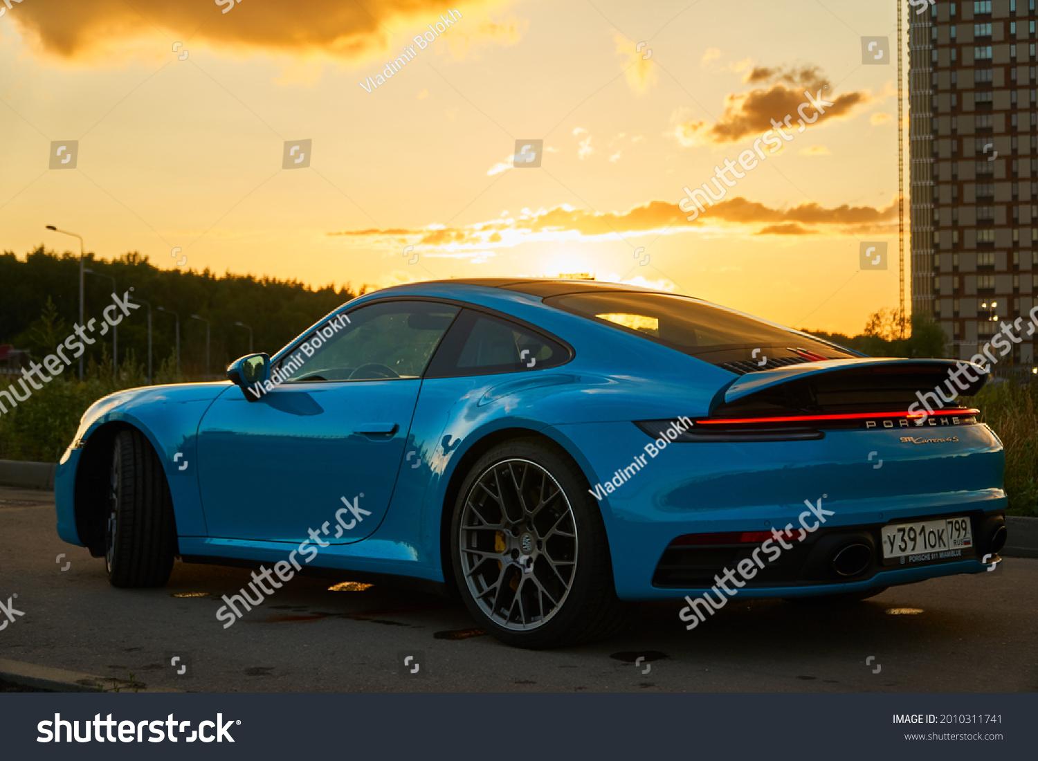 free-download-porsche-carrera-4s-images-stock-photos-vectors