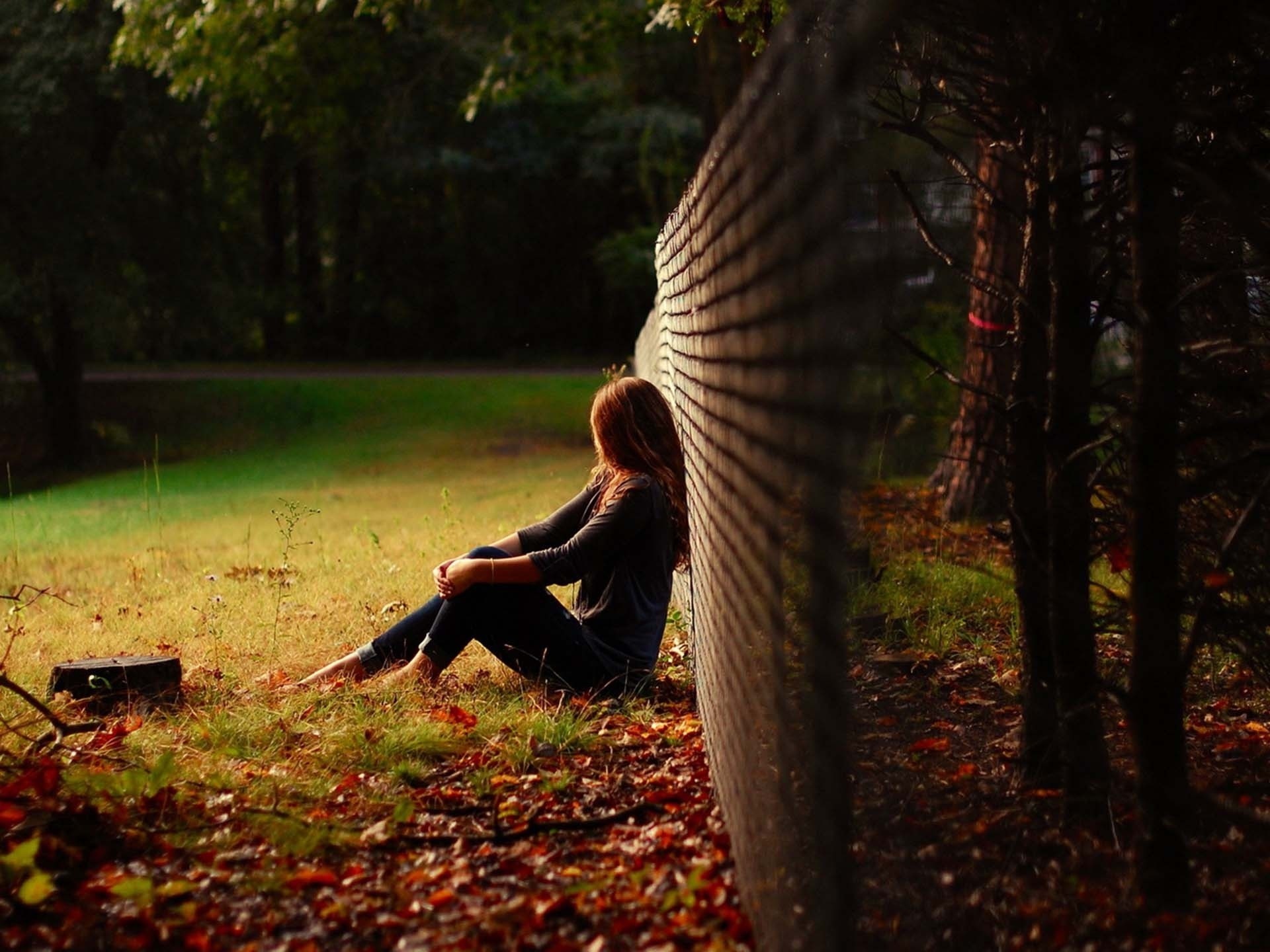 Sad Girl Wallpaper