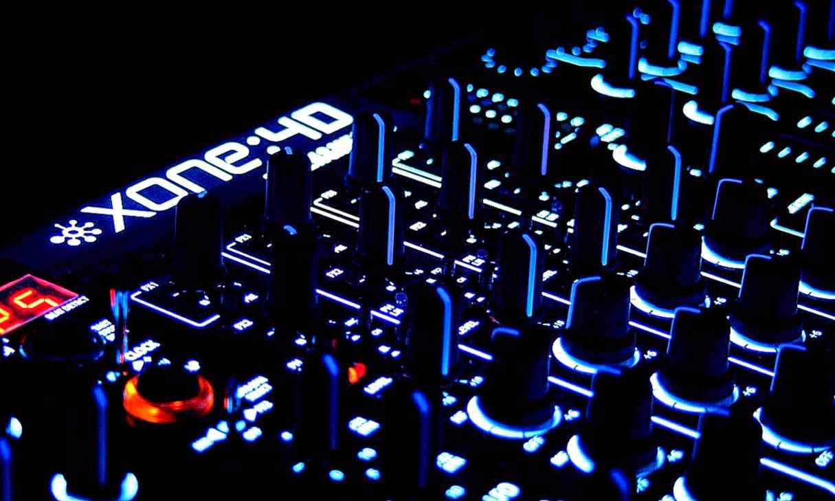 Electronic Dance Music Background Wallpaper