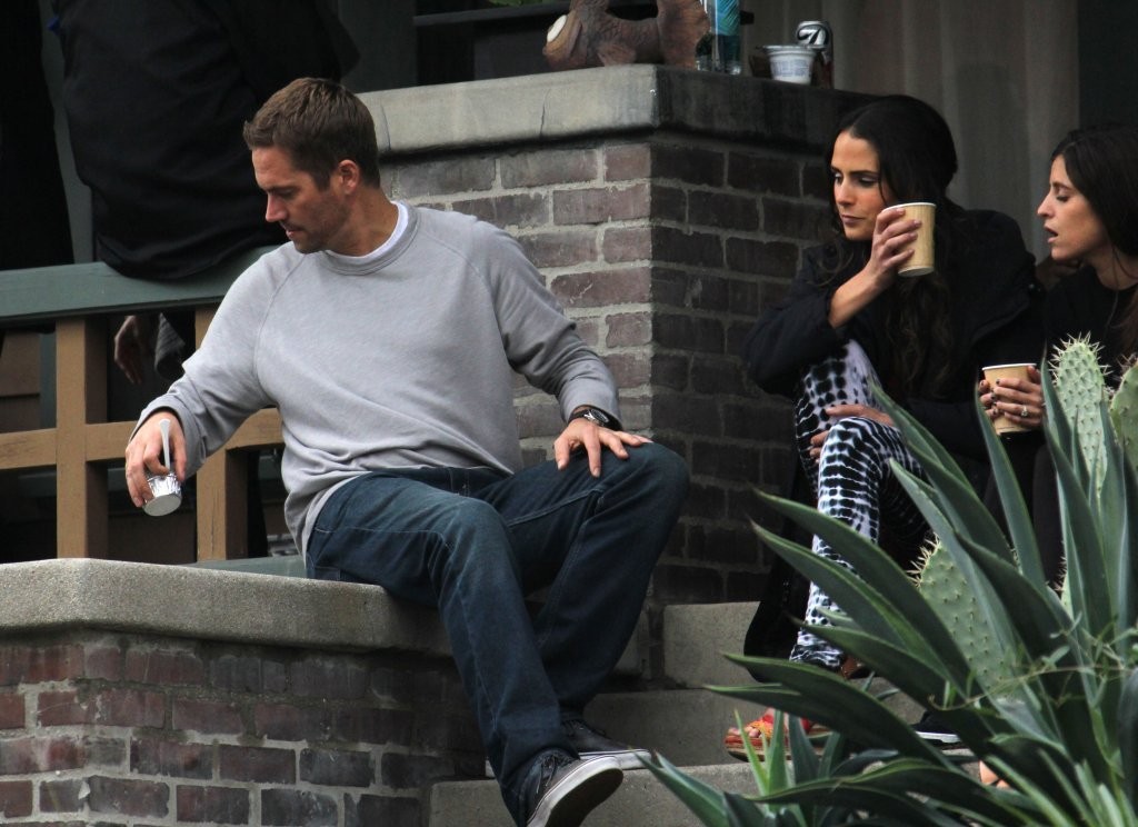 Jordana Brewster and Paul Walker Photos   The Fast and the Furious 6