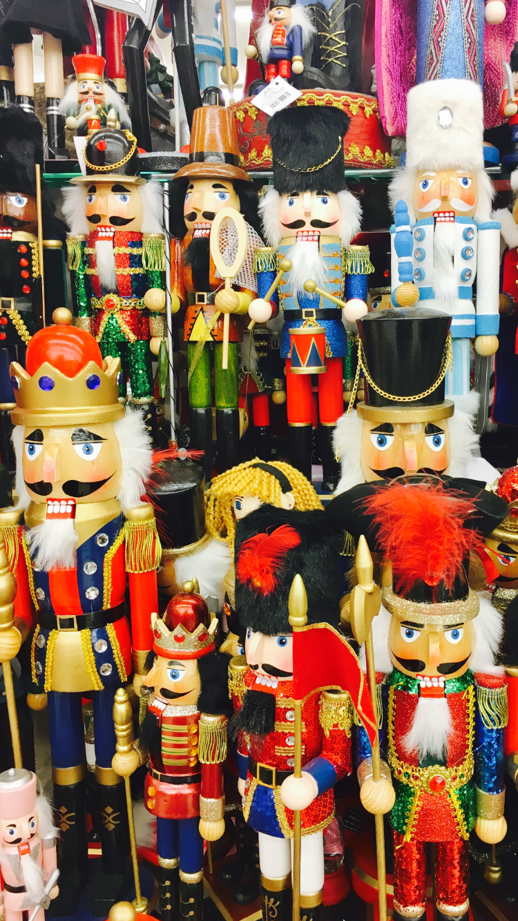 Nutcrackers With Image December Wallpaper Mobile