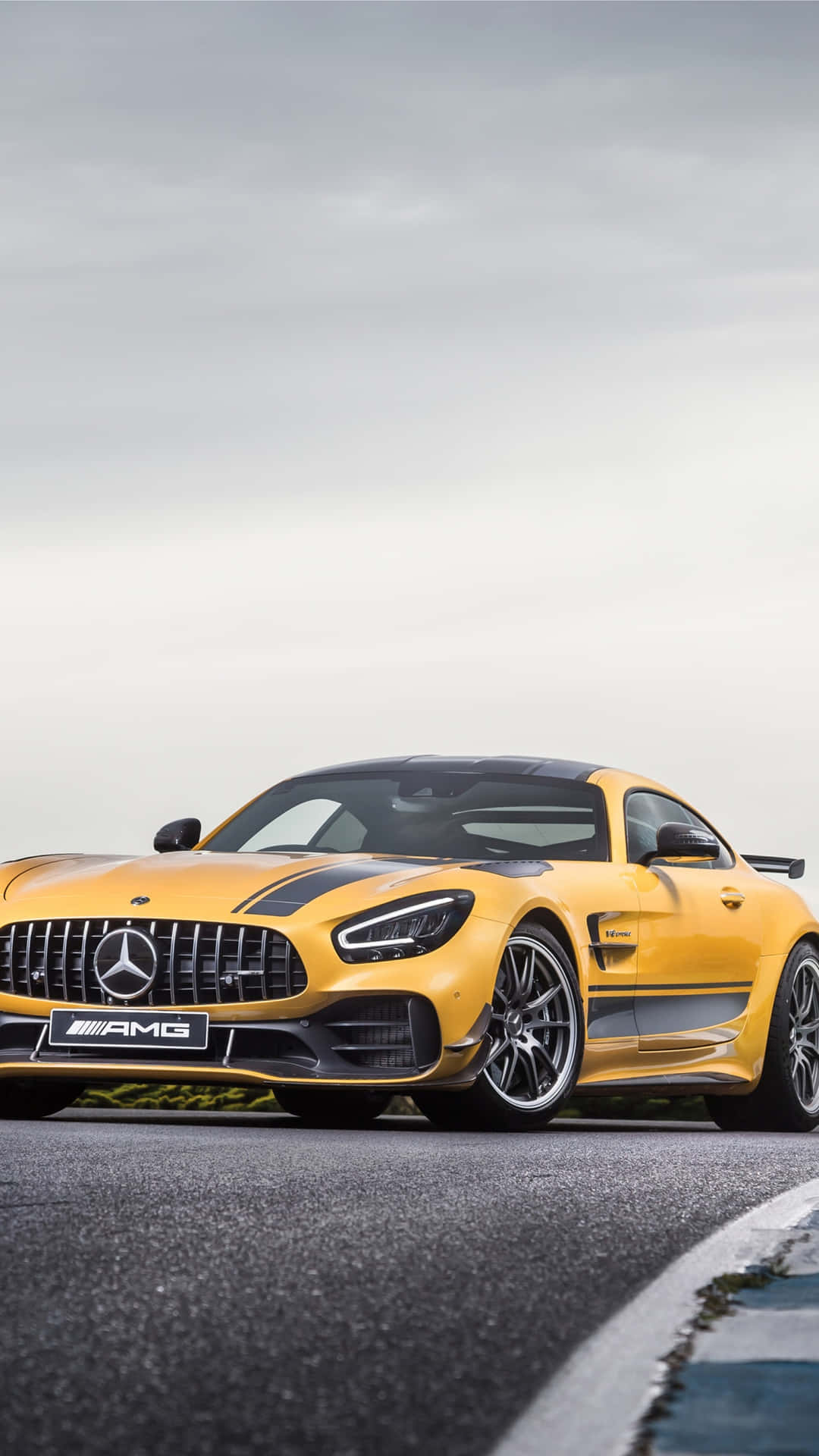 Yellow Aesthetic Racing Car Android Amg Gt Wallpaper