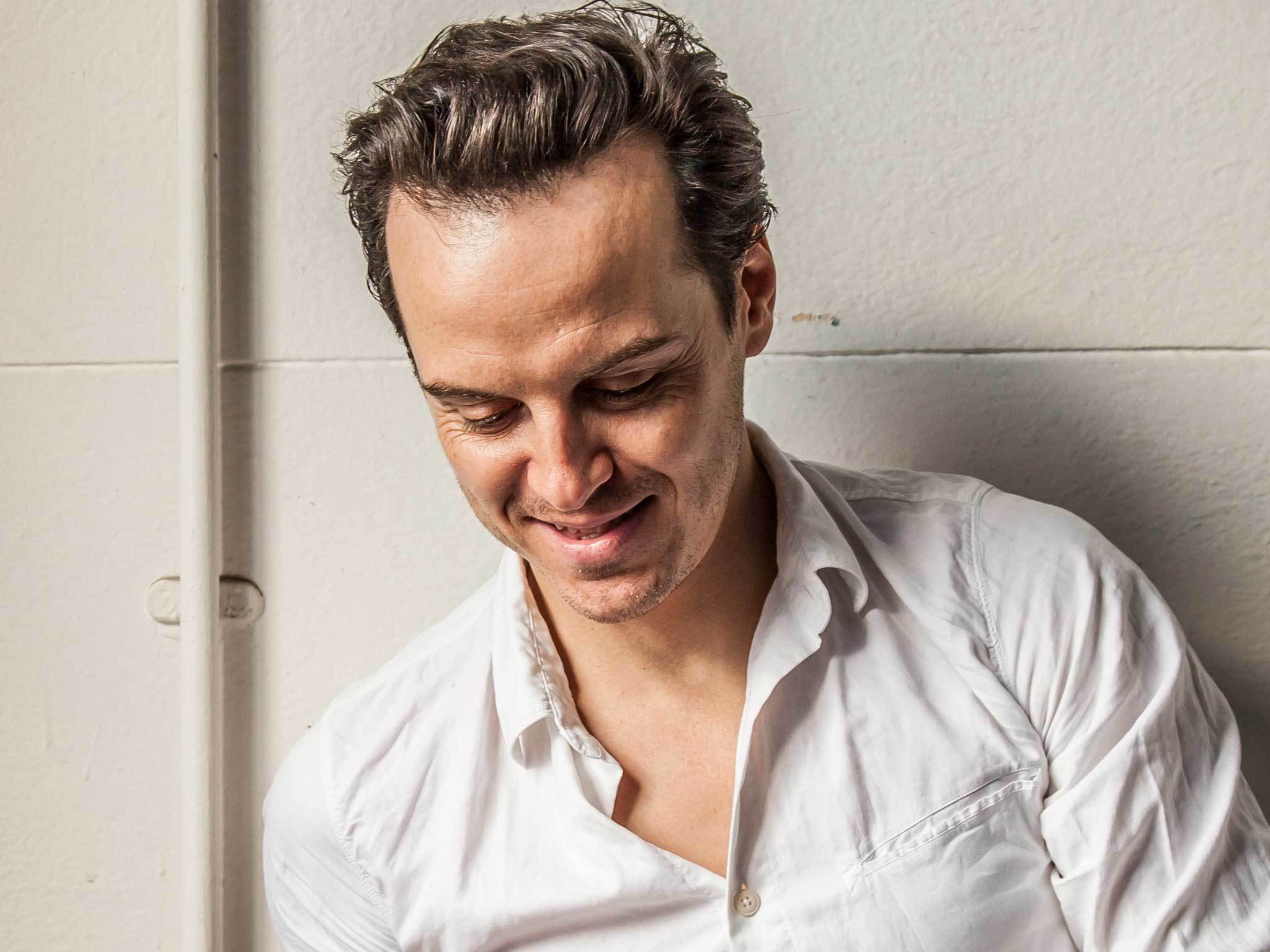 Sherlock S Andrew Scott Talks About His Return To The Small Stage