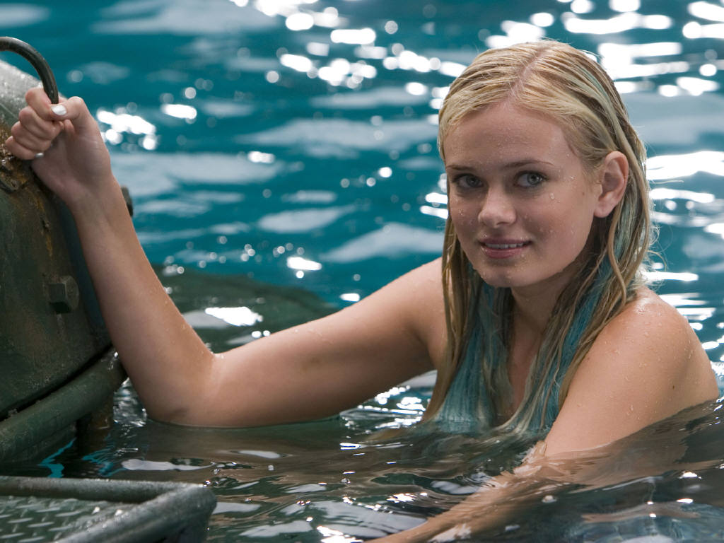 Sara paxton hot