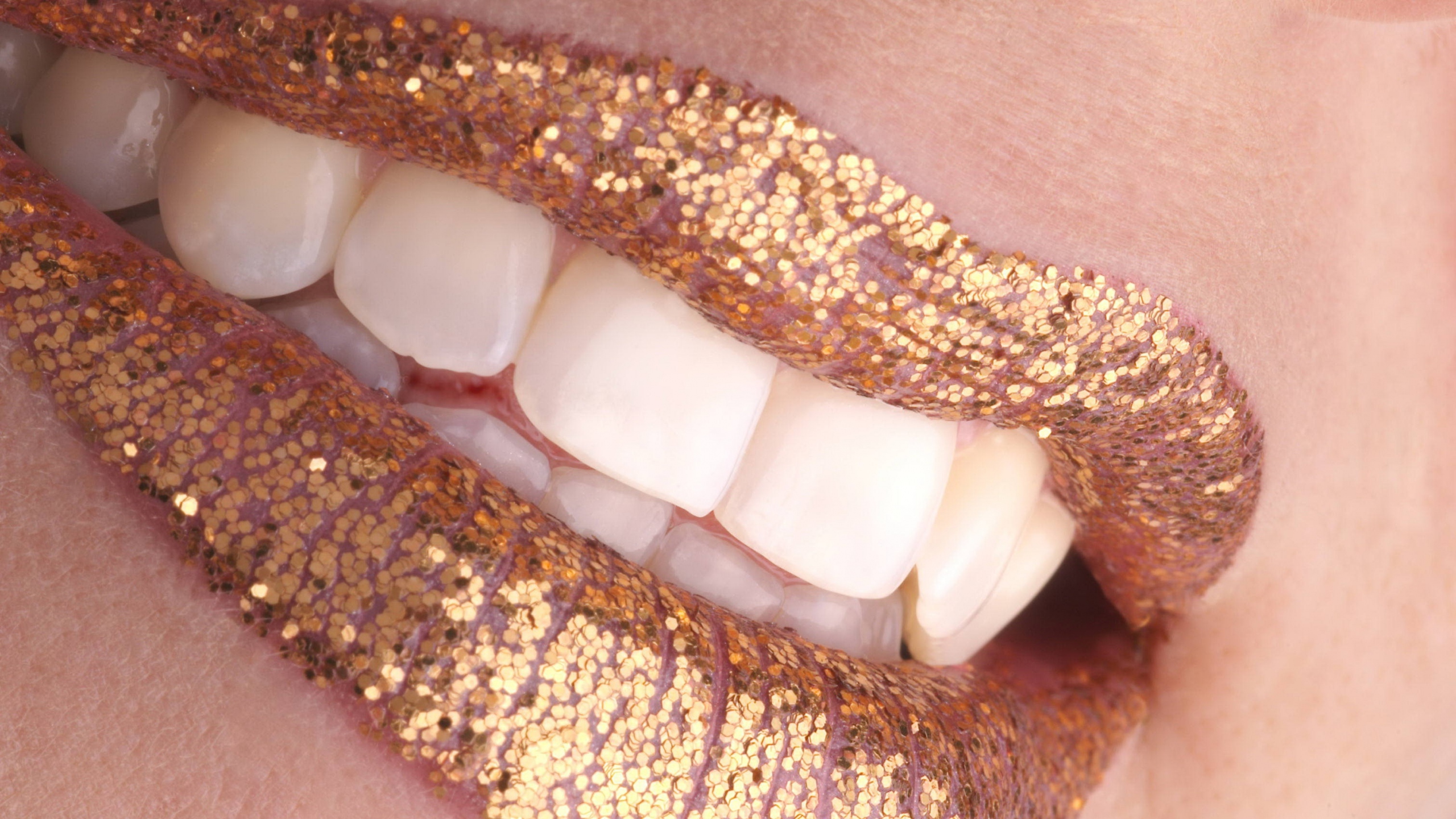 Wallpaper Lips Lipstick Gold Chips Close Up Mac