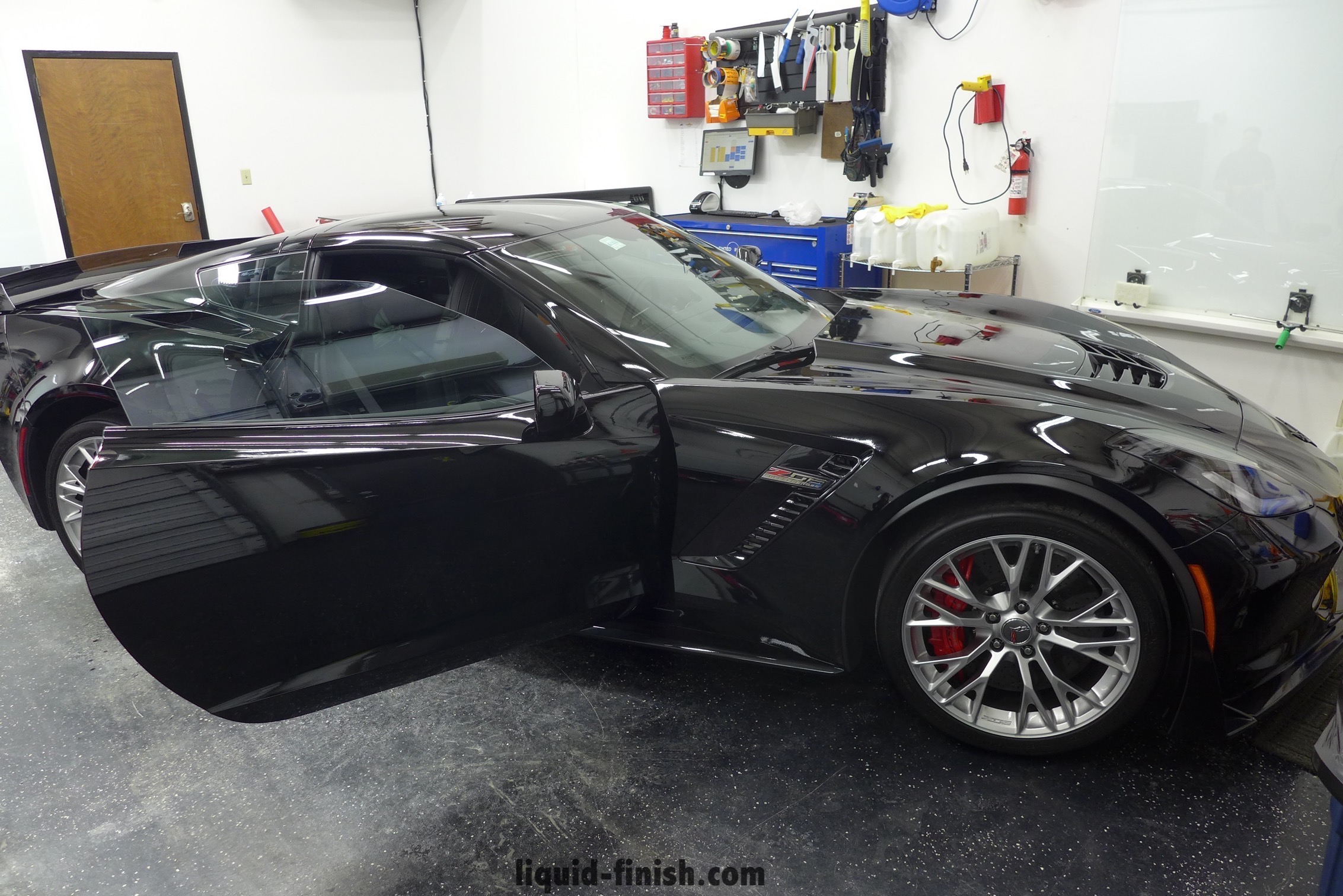 Corvette Z06 Black Diymid