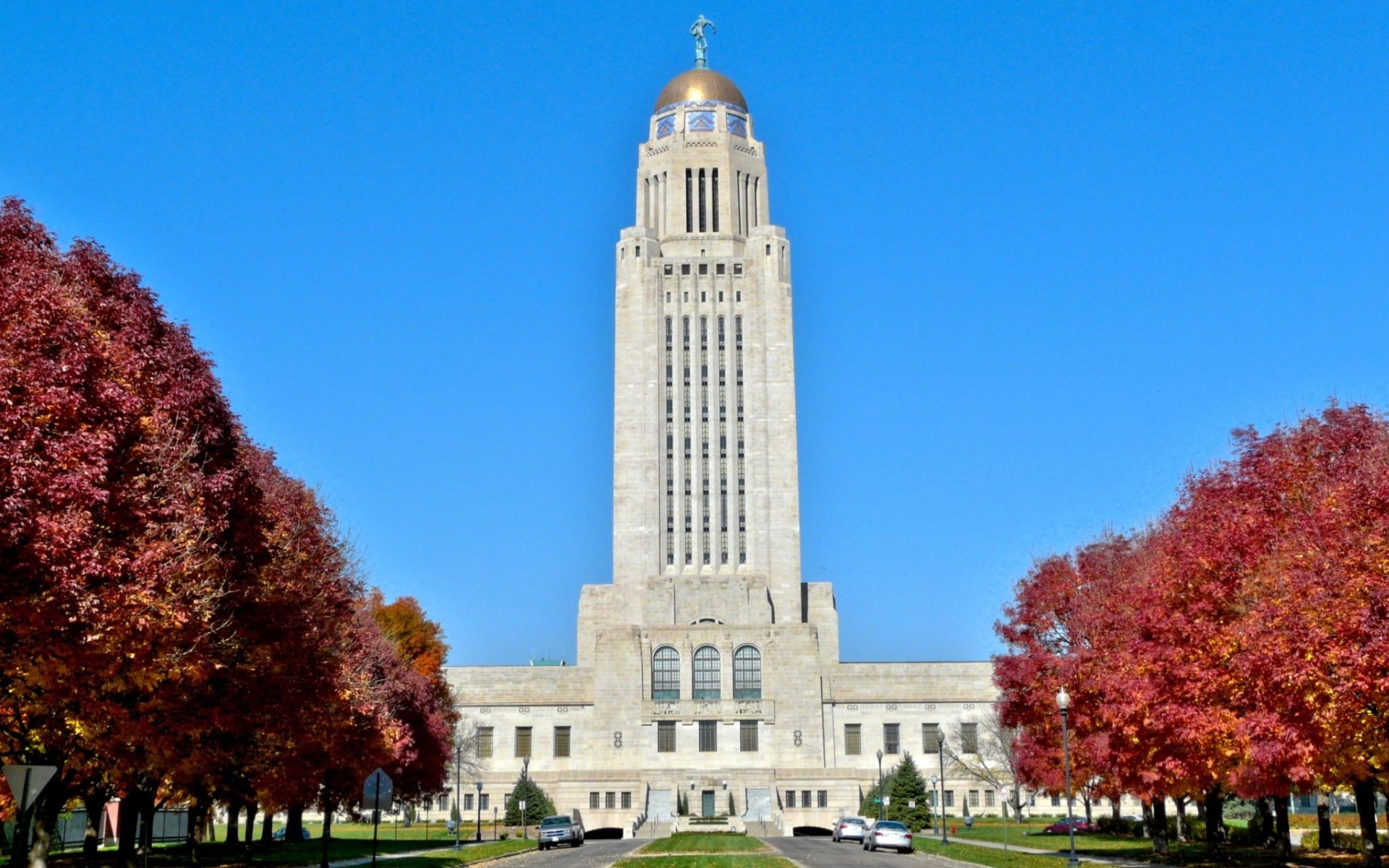 Nebraska State Capitol On An Autumn Day Wallpaper