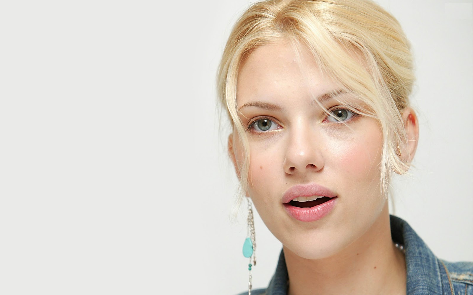 Scarlett Johansson Wallpaper HD Wide