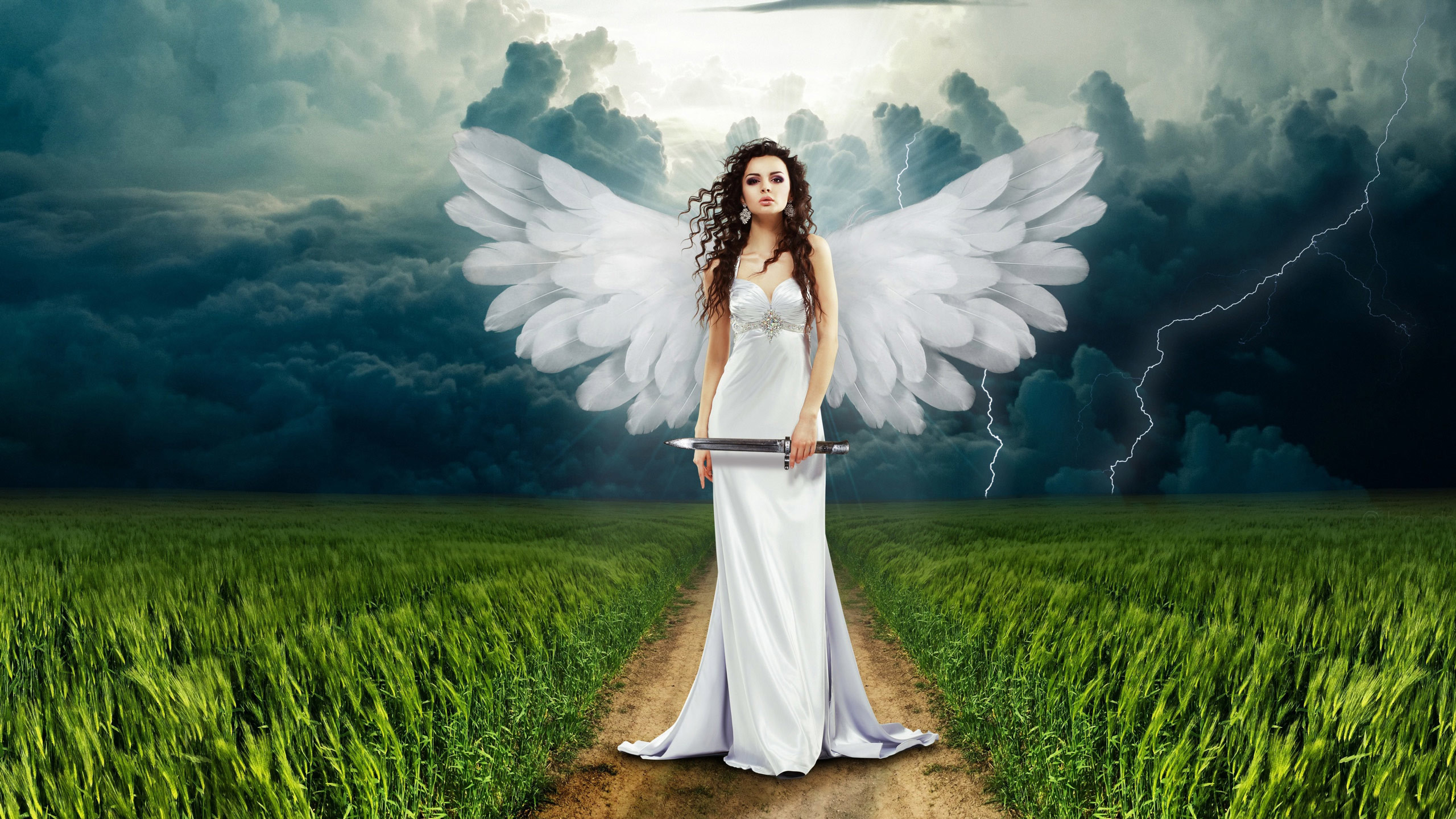 Heavenly Angels Desktop Wallpaper Image
