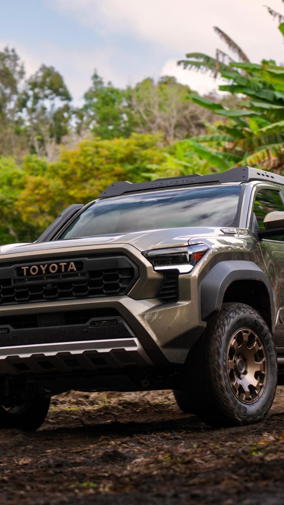 America S Favorite Mid Size Pickup The Toyota Taa Unveils