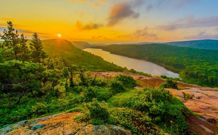 Sunrise at Lake of Clouds Favorite Places Spaces Pinterest 720x448