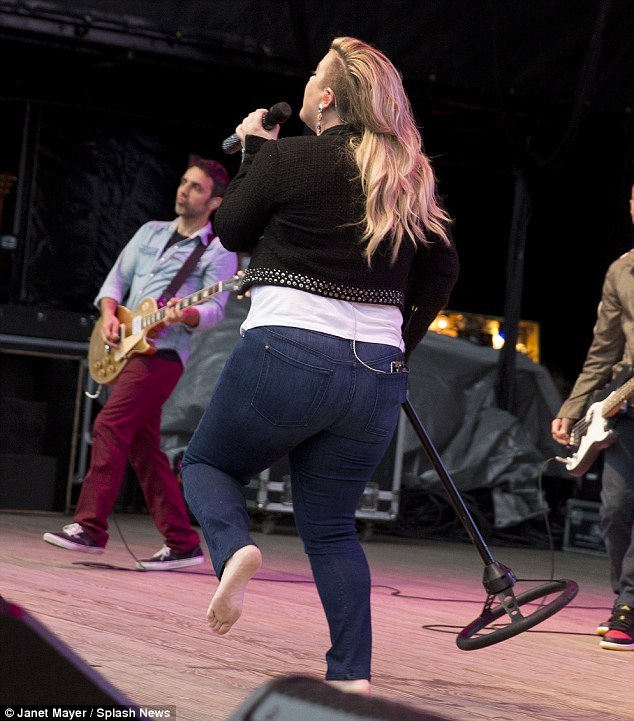 Kelly Clarkson Thick