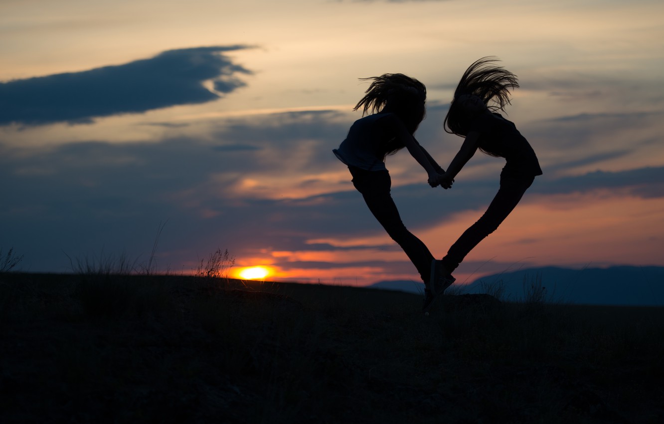 Free download Wallpaper the sky sunset girls mood jump heart pair two ...
