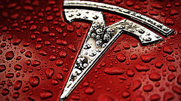 Red Tesla car iPhone 2880x1800   HD Wallpaper 1080p   DesktopMAC
