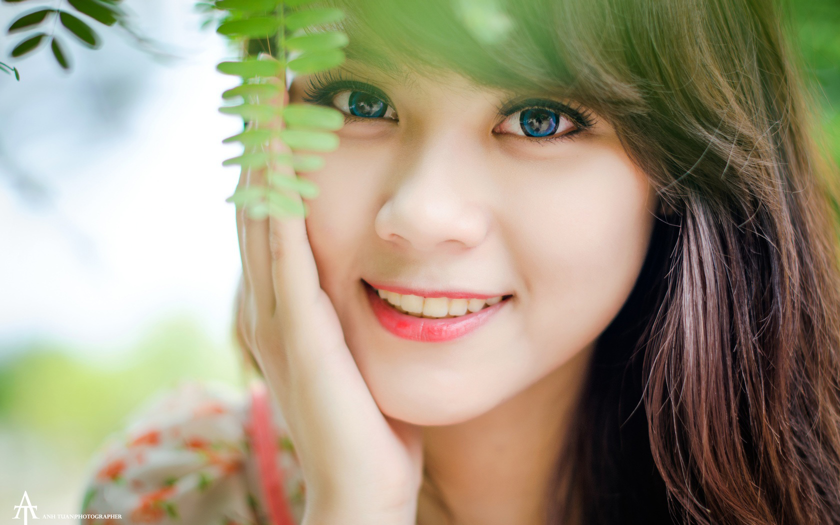 Cute Girl HD Wallpaper