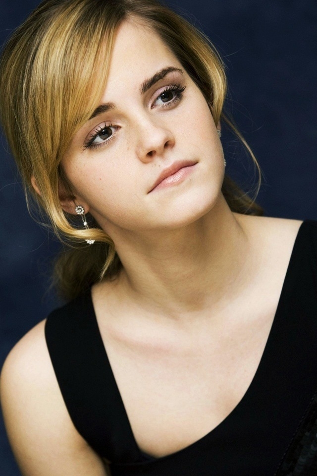 Emma Watson iPhone Wallpaper HD In Black